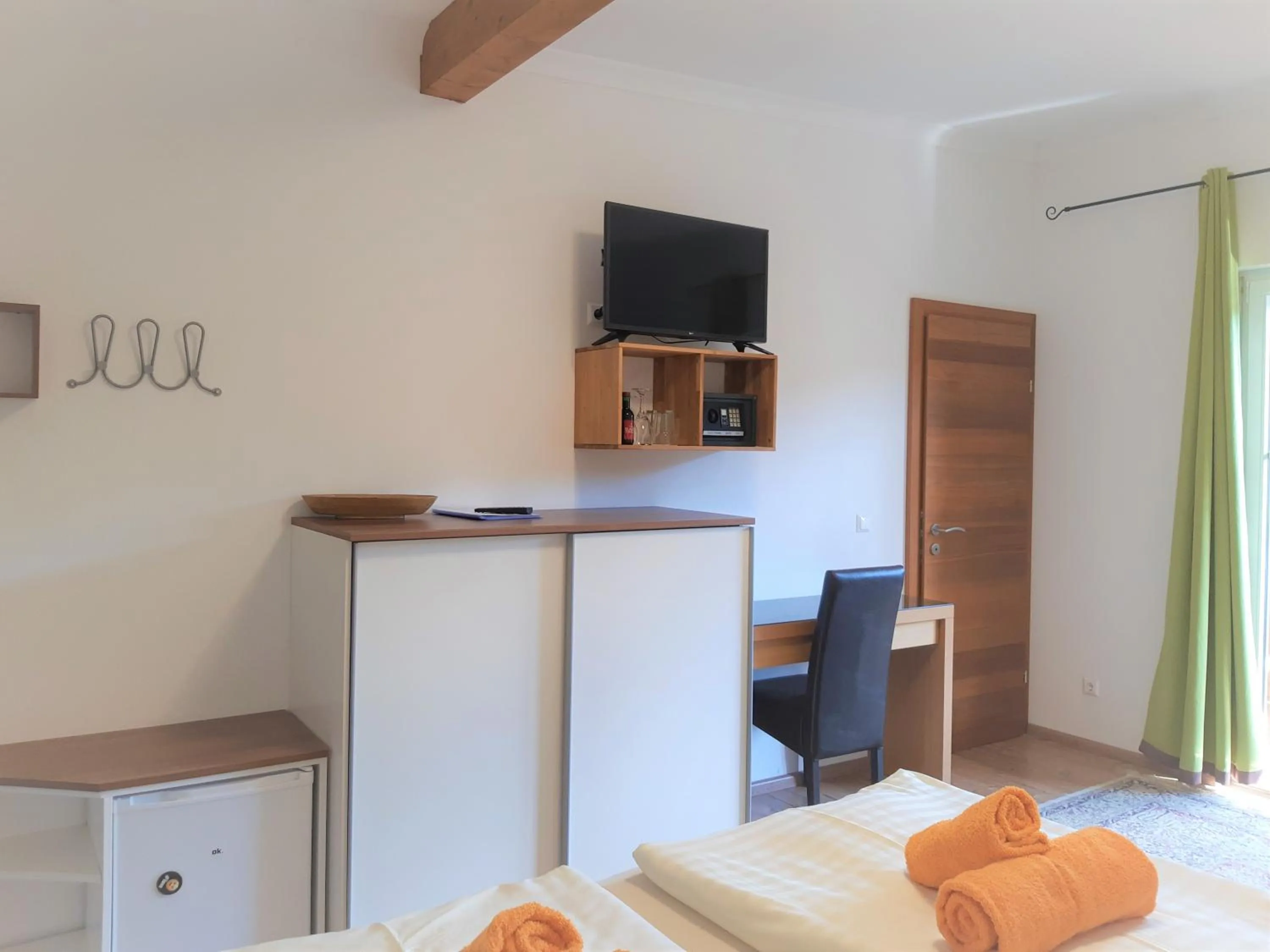 Bed in Gasthof Klug zum Ehrensepp