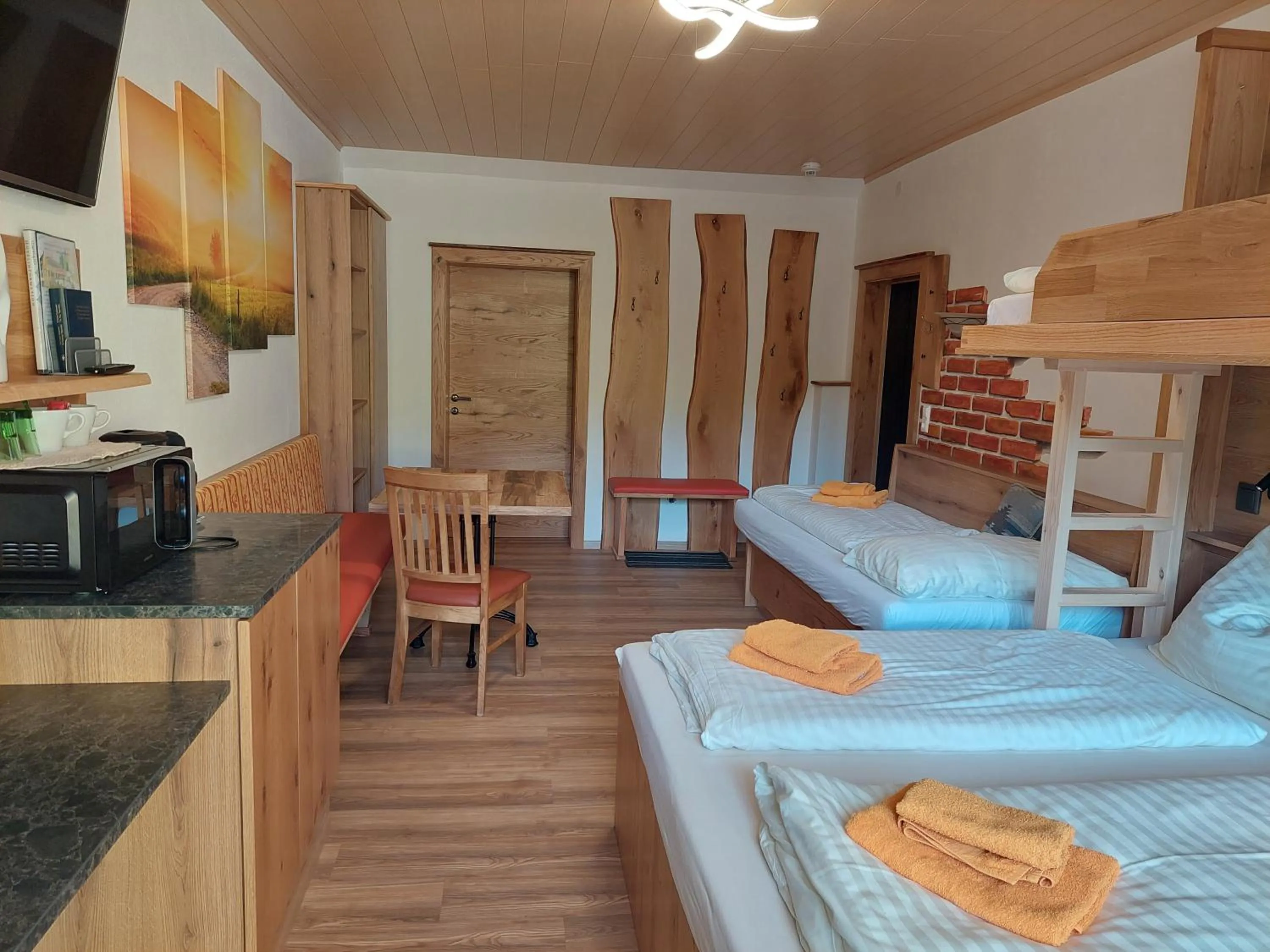 Bed in Gasthof Klug zum Ehrensepp