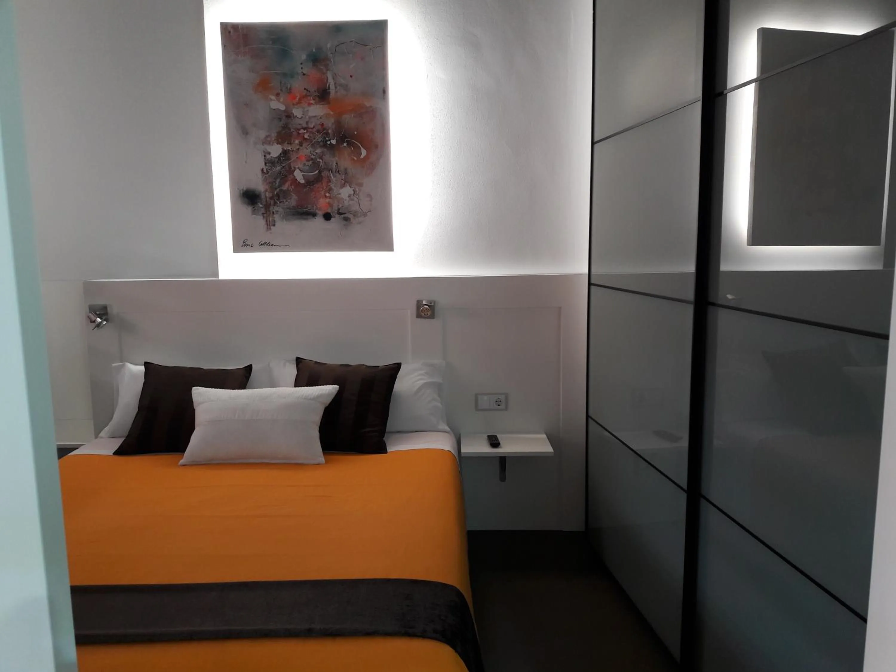 Decorative detail, Bed in Apartaments y Habitacions Entre Volcans