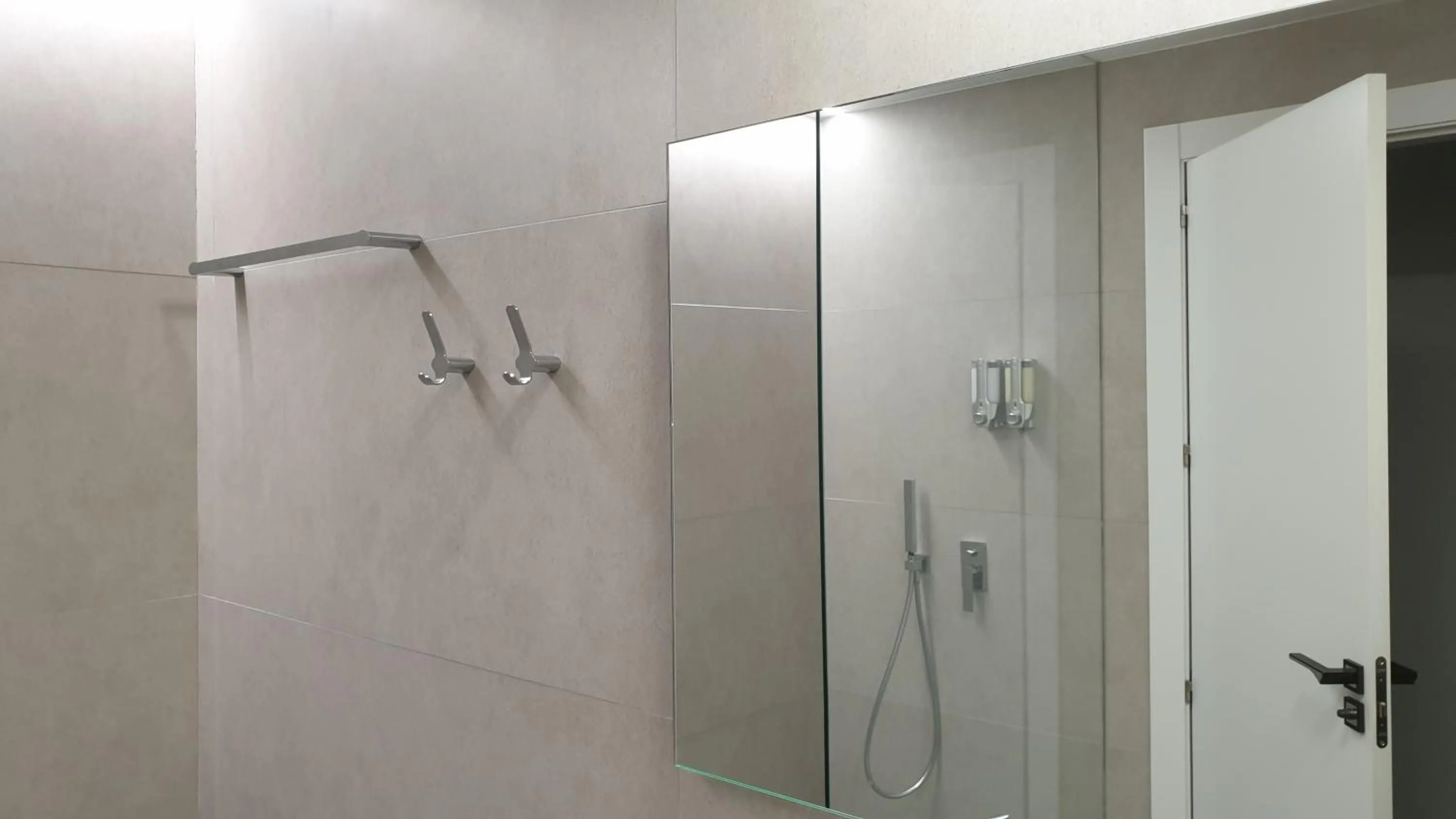 Bathroom in Apartaments y Habitacions Entre Volcans