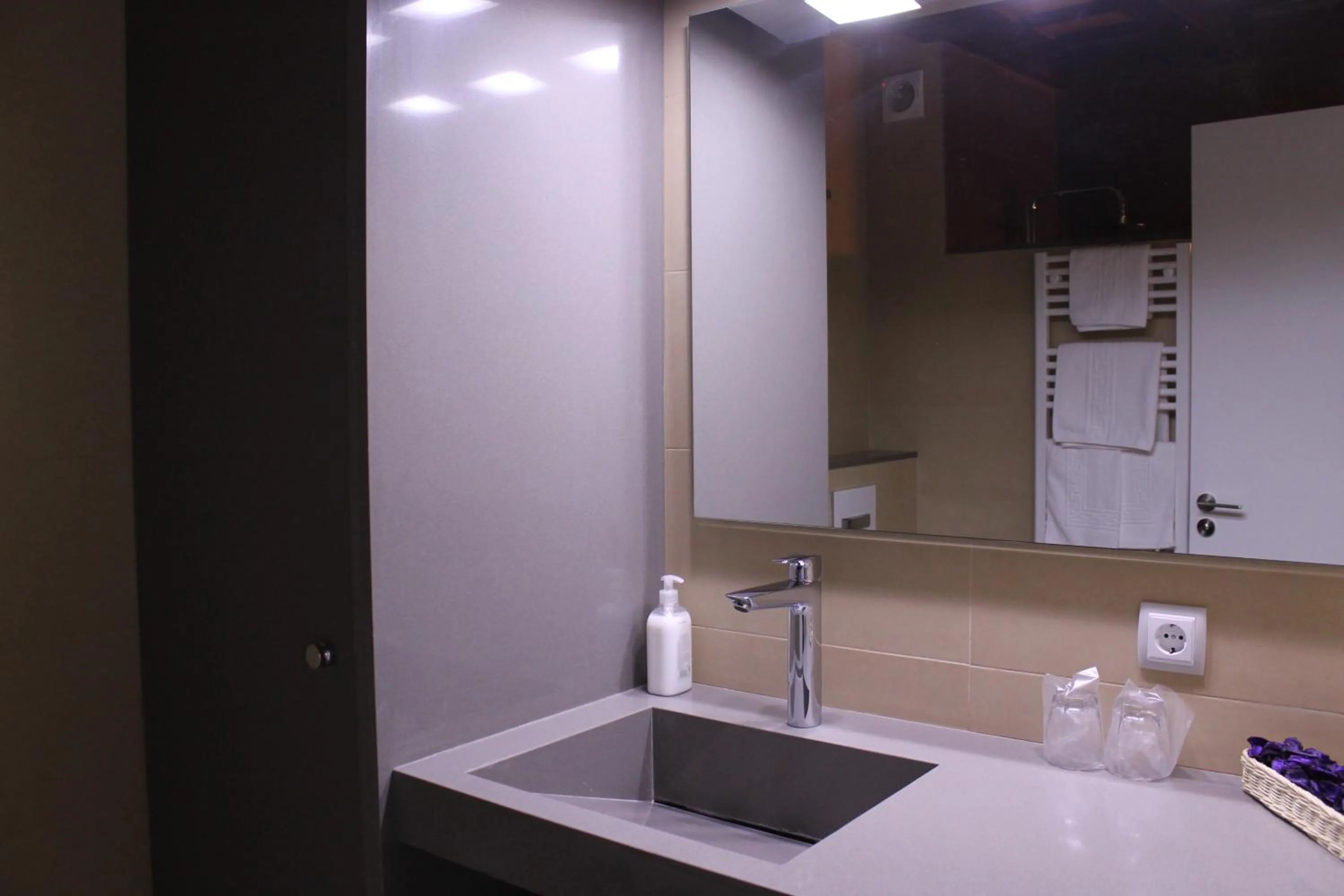 Decorative detail in Apartaments y Habitacions Entre Volcans