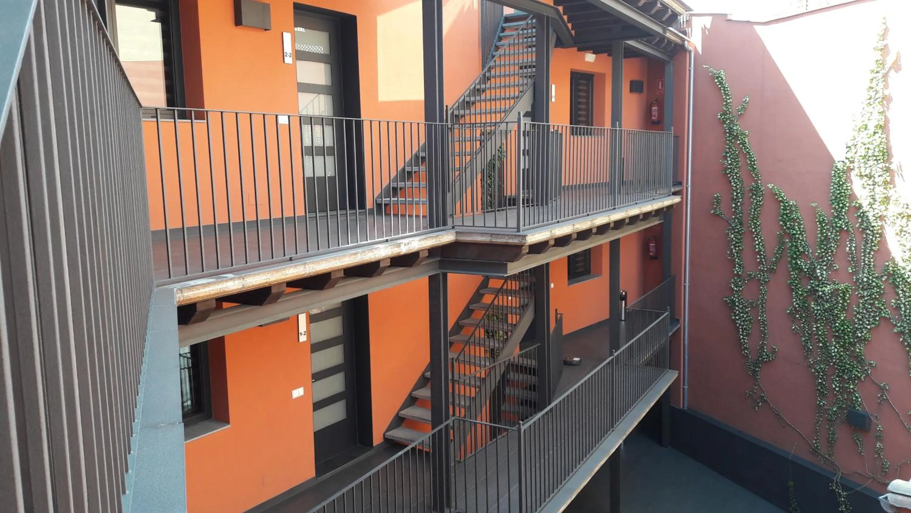 Property building in Apartaments y Habitacions Entre Volcans