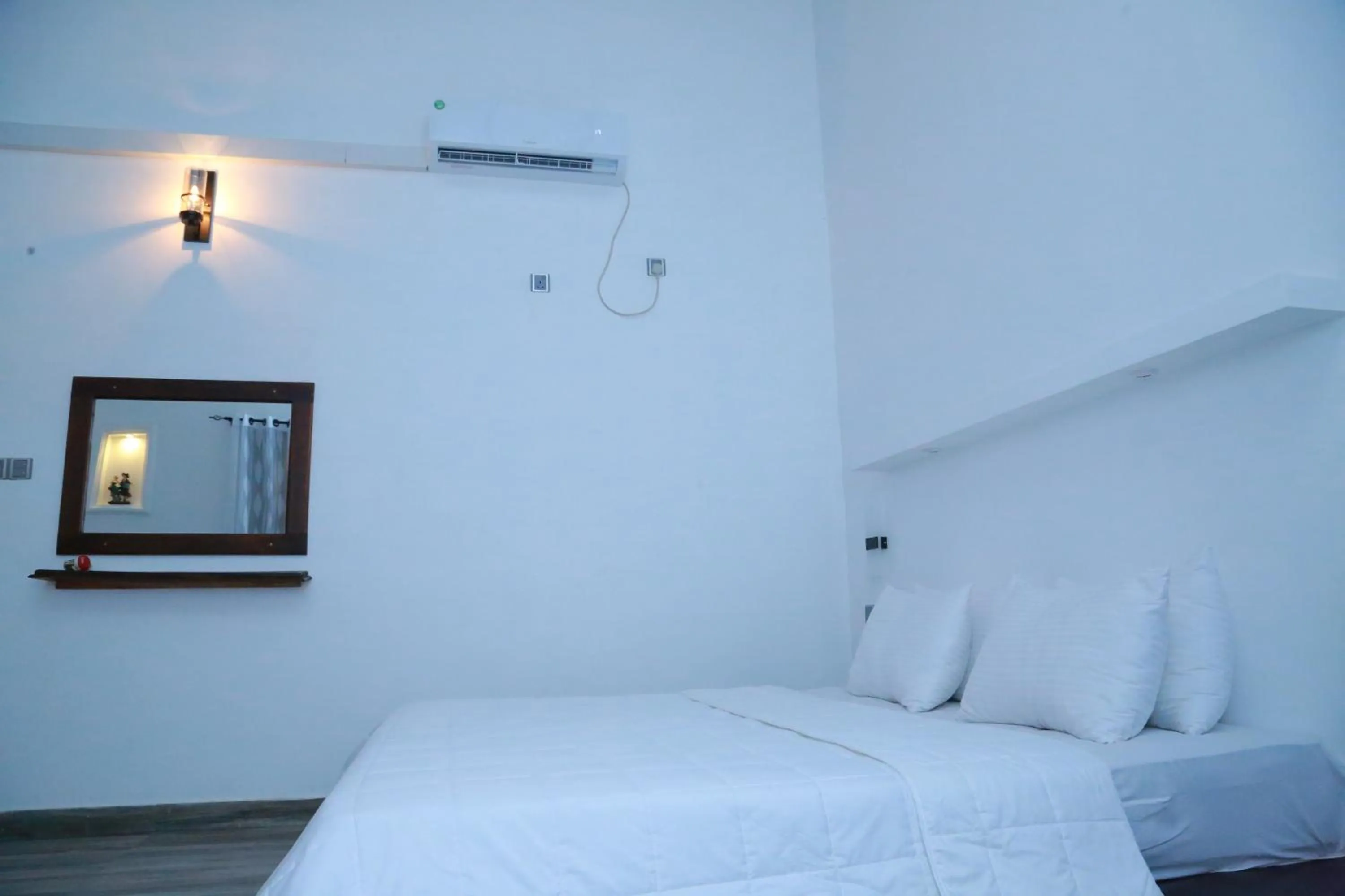 Deluxe Double Room with Balcony in Midigama Holiday Inn