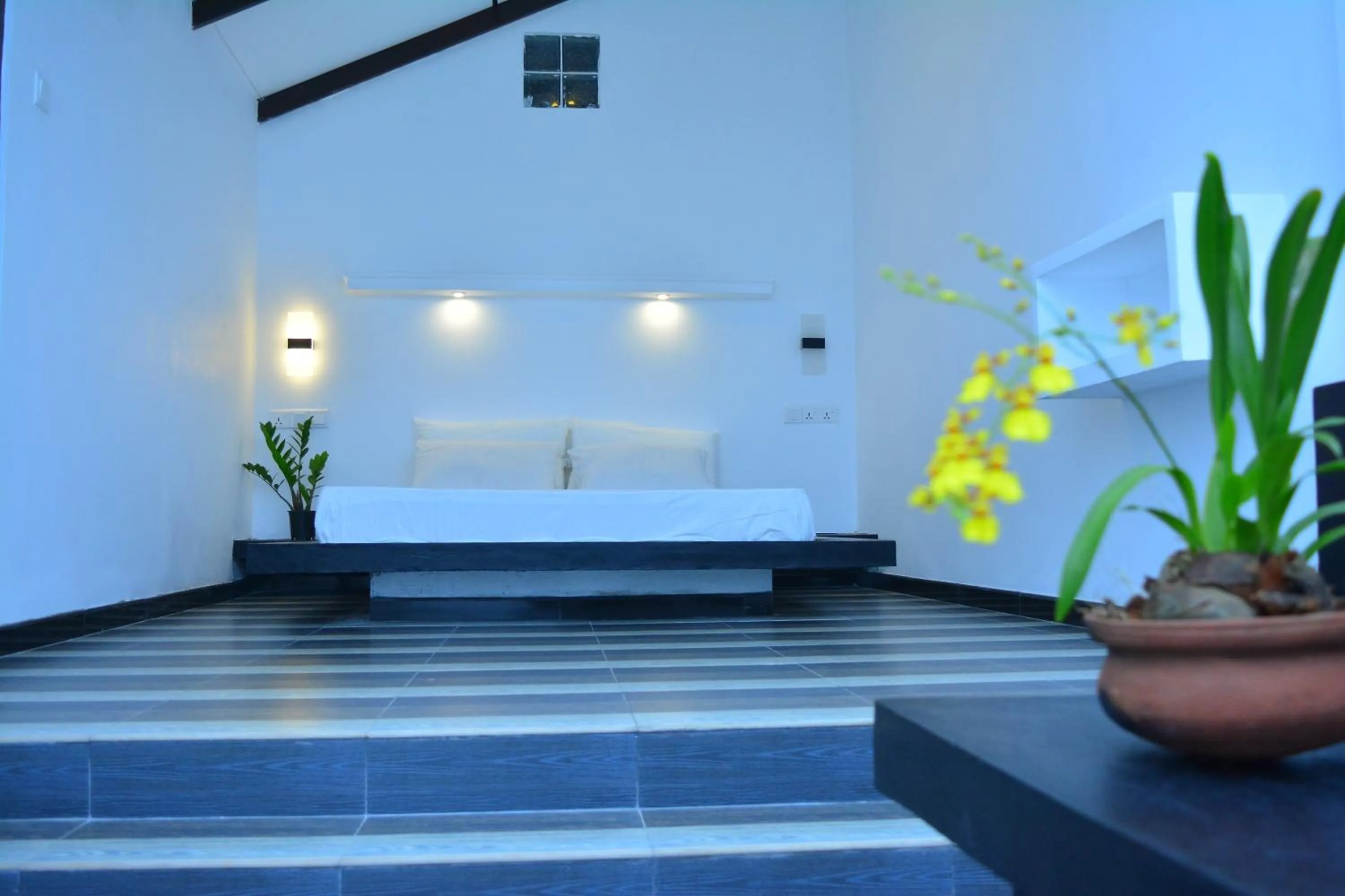 Deluxe King Room with A/C in Midigama Holiday Inn