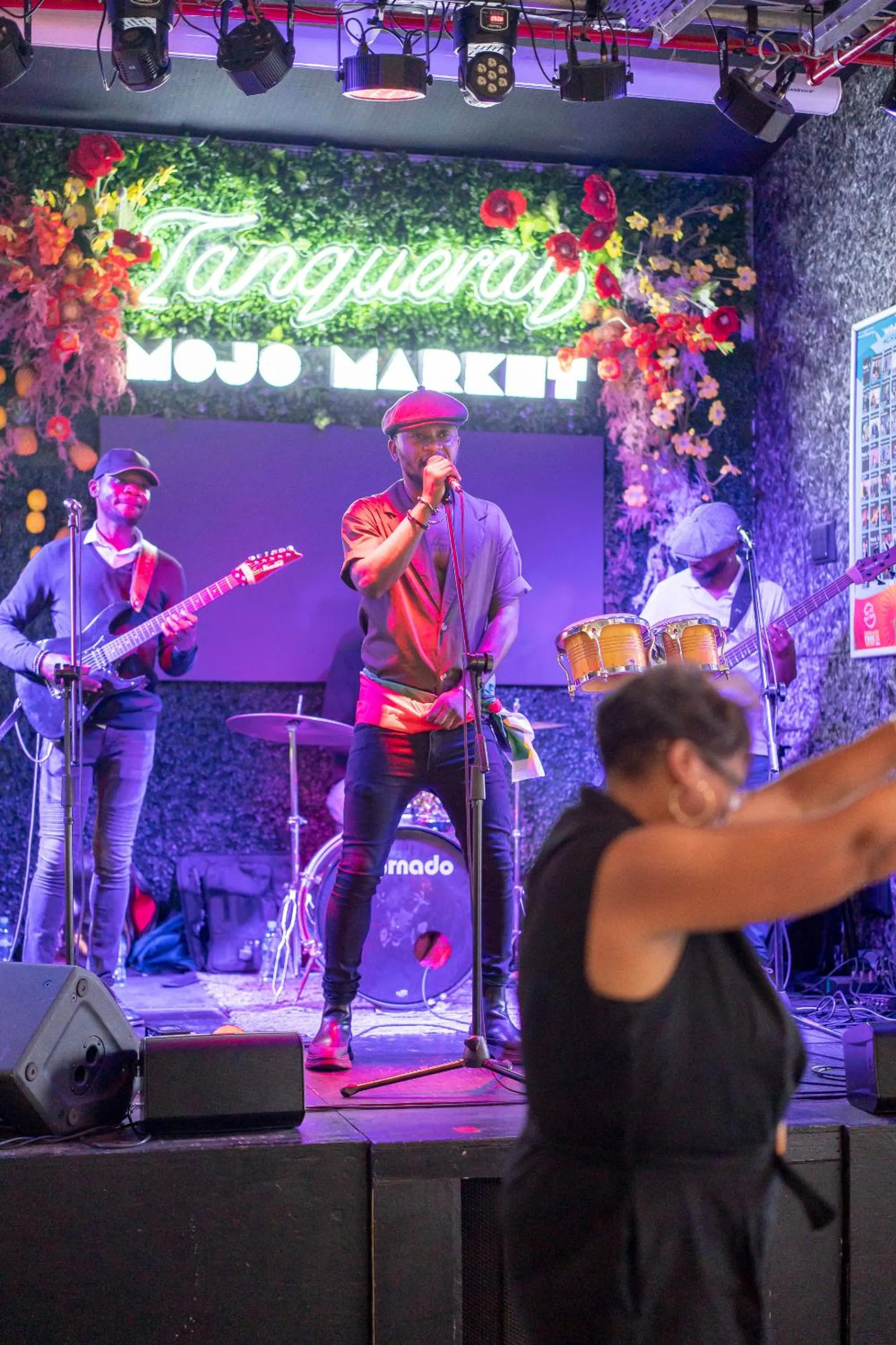 Restaurant/places to eat in Mojo Hotel & Market