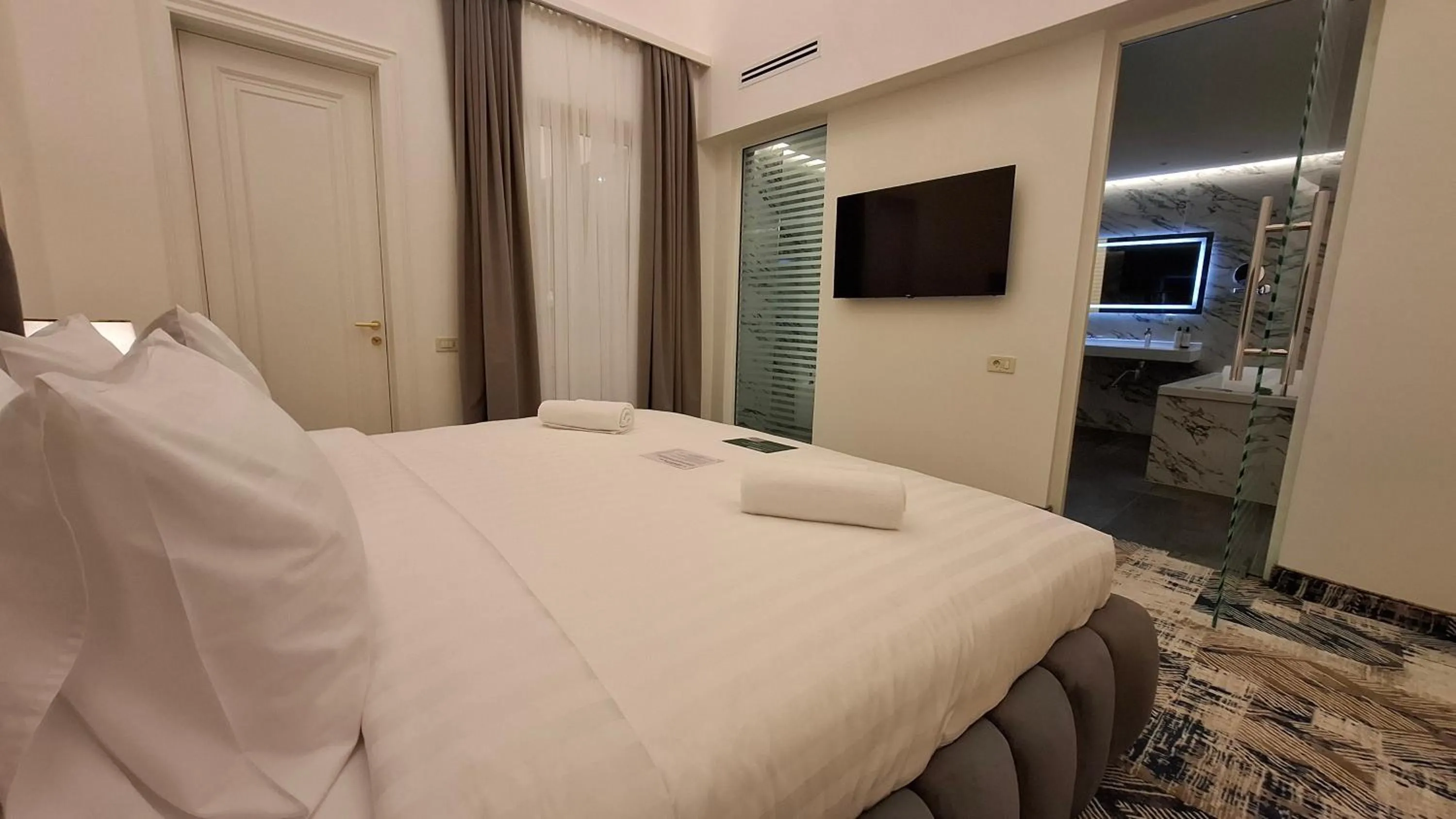 Bed in Venice Hotel Complex