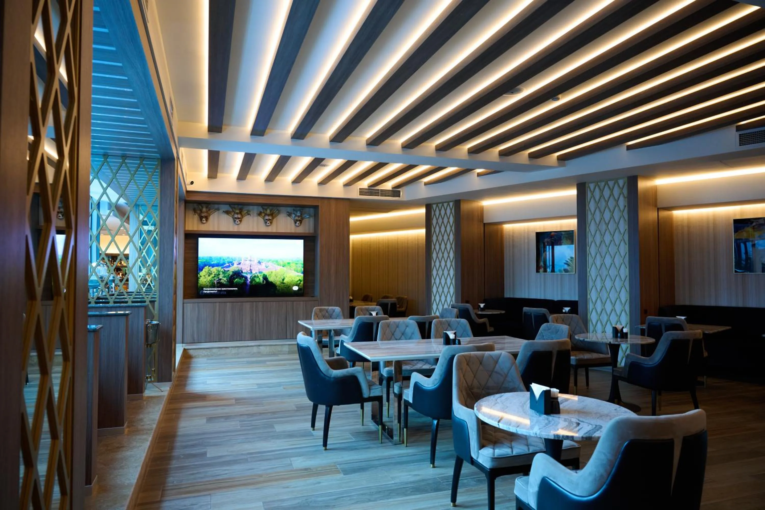 Restaurant/places to eat in Venice Hotel Complex