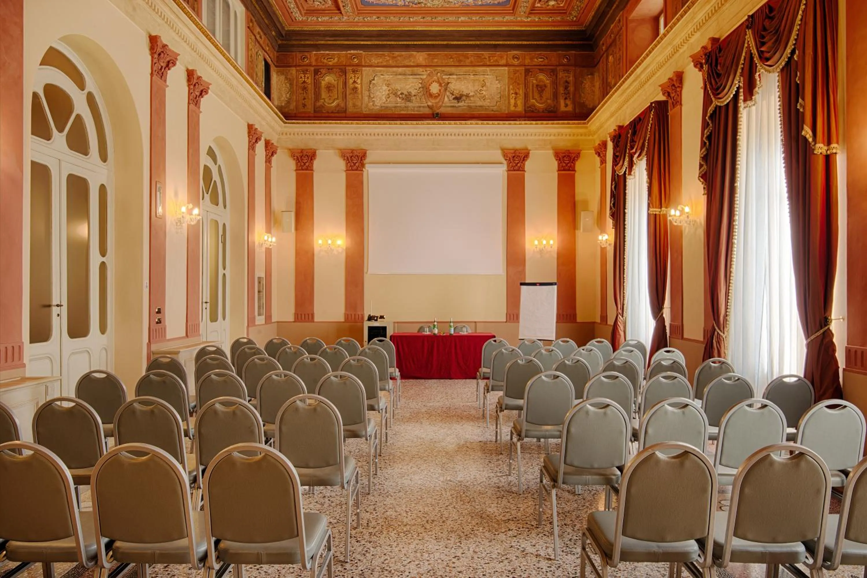 Business facilities in Grand Hotel Palazzo Livorno MGallery Collection