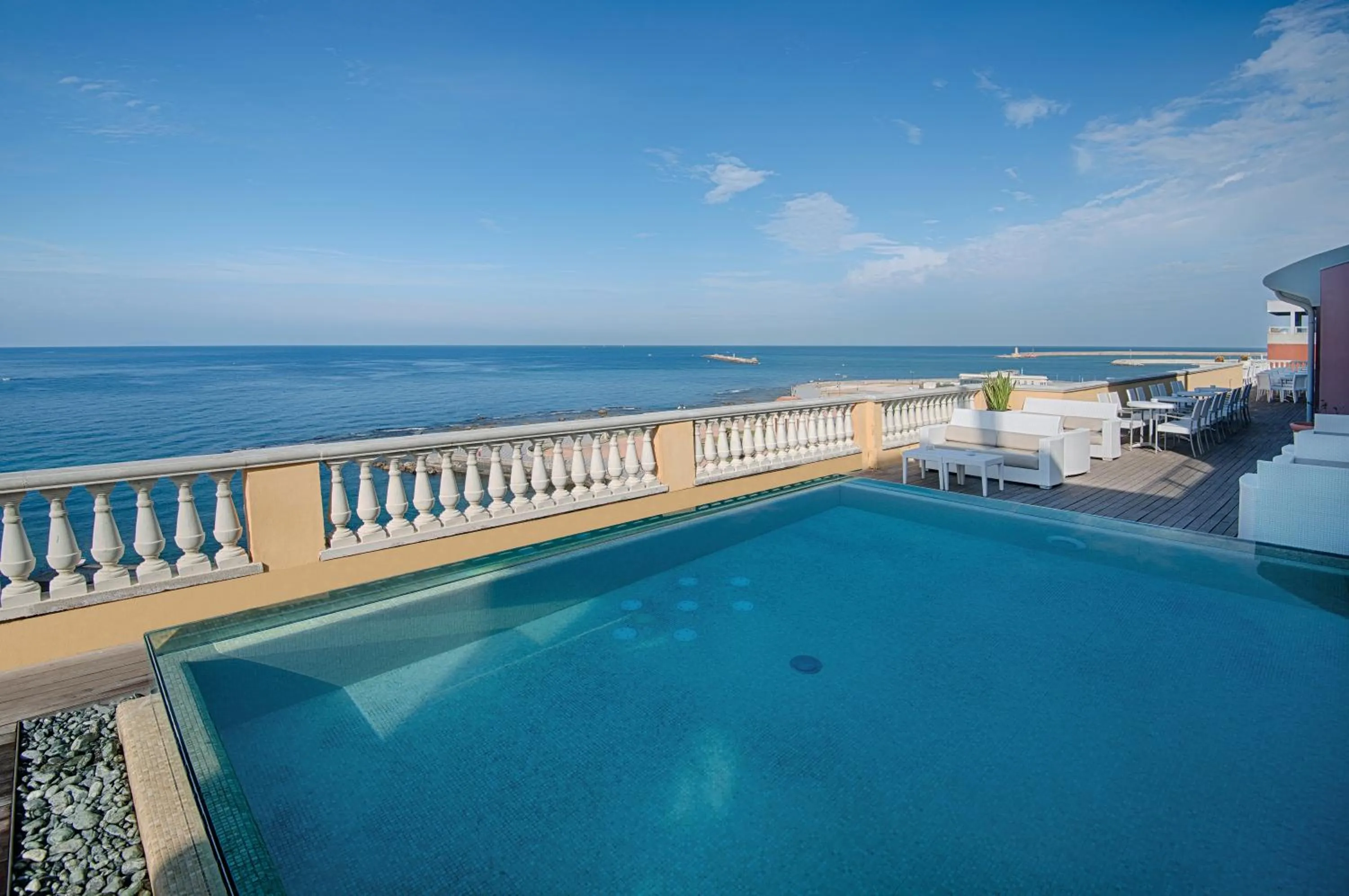 Swimming Pool in Grand Hotel Palazzo Livorno MGallery Collection