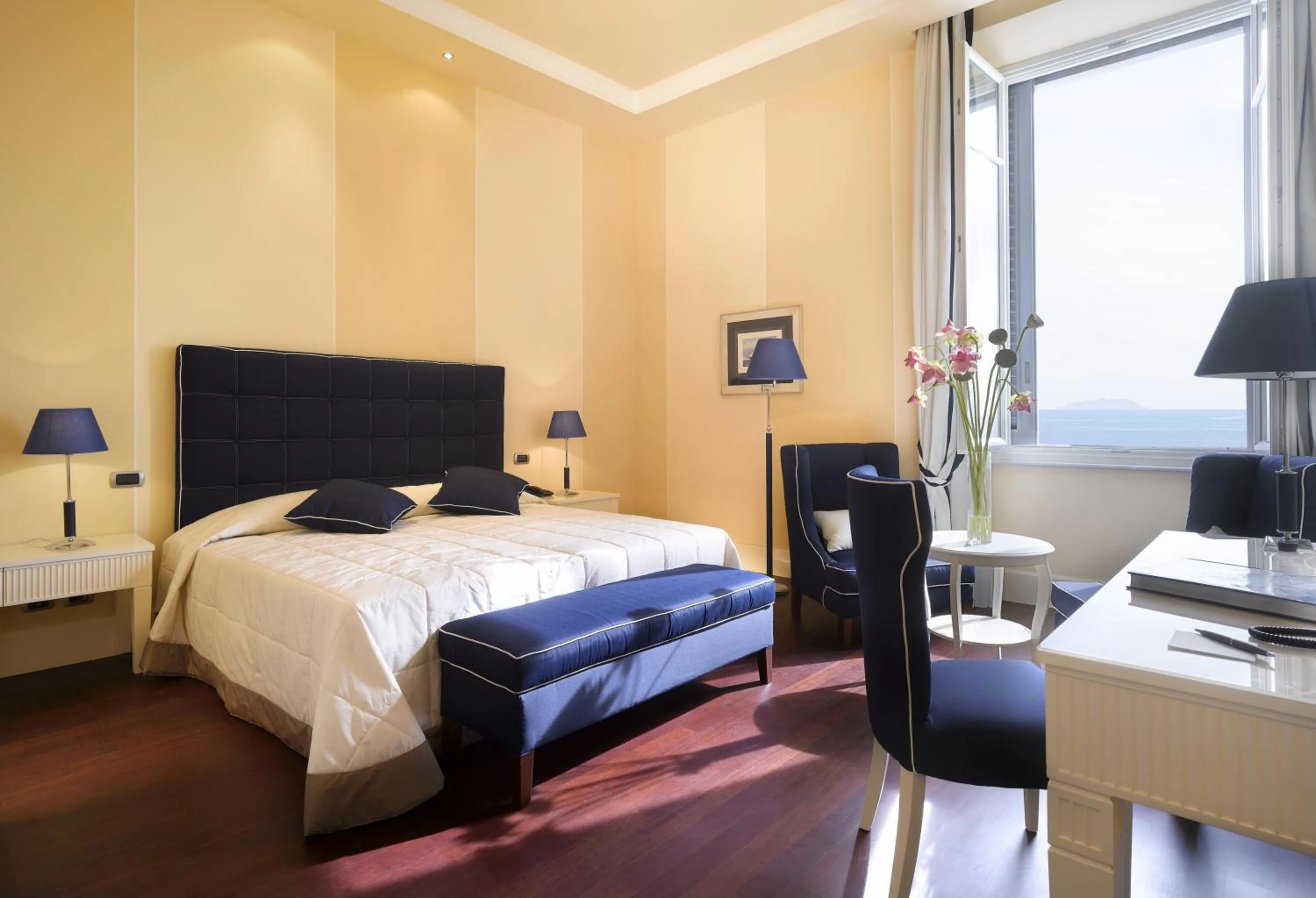 Photo of the whole room, Bed in Grand Hotel Palazzo Livorno MGallery Collection