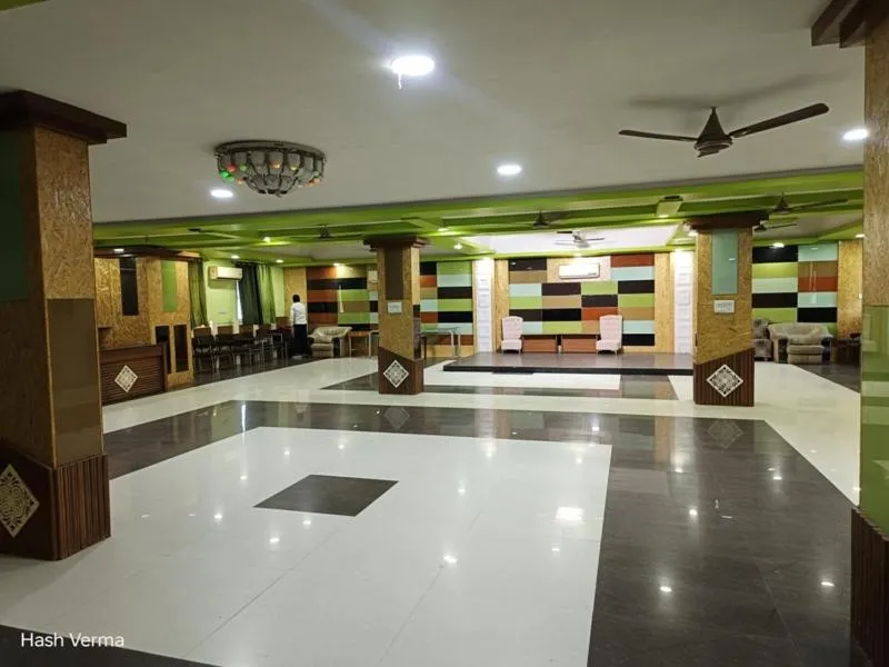Hotel New Holiday Inn
