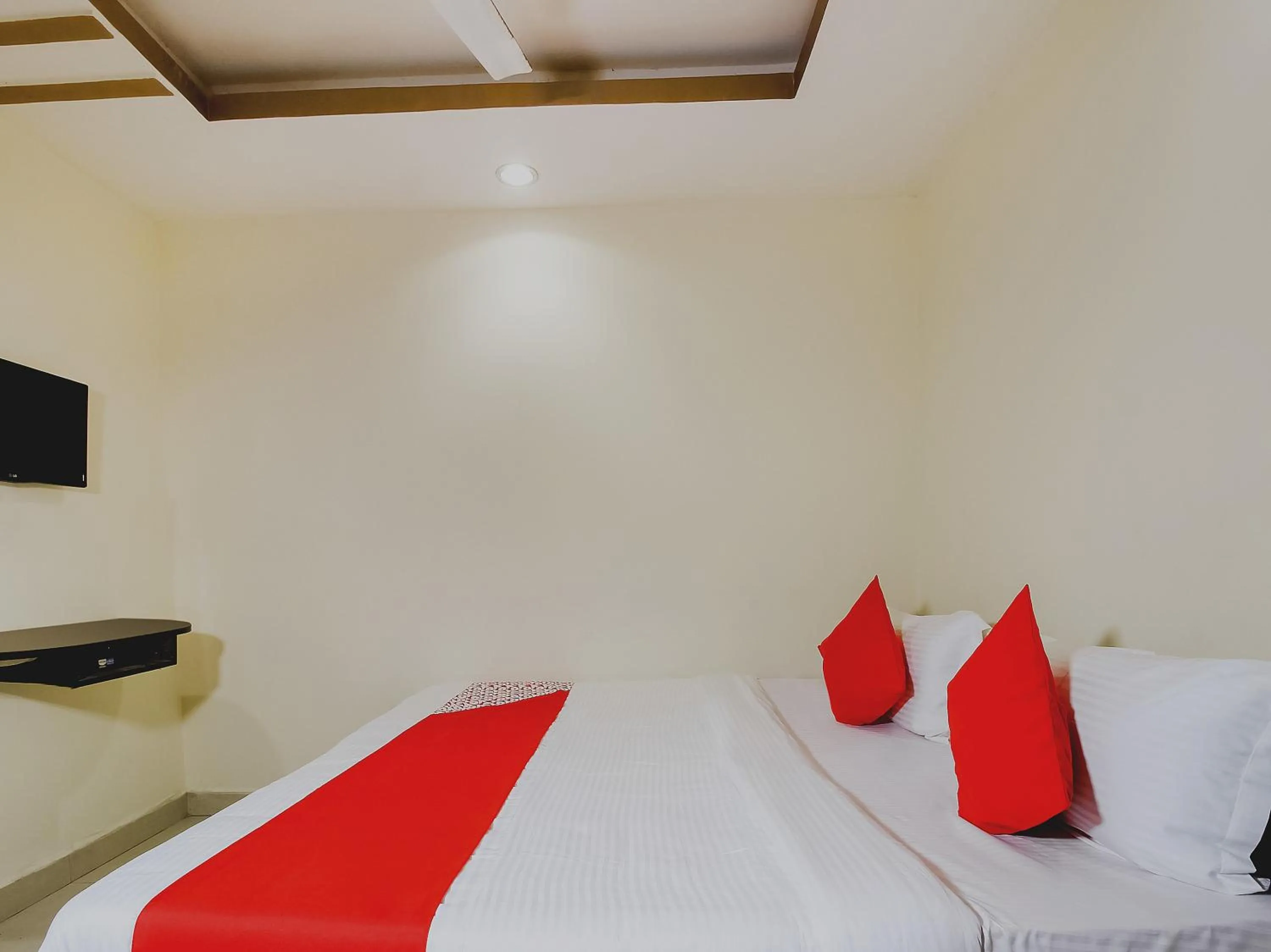 Bedroom, Bed in Hotel O by OYO Pradhann Home Stay