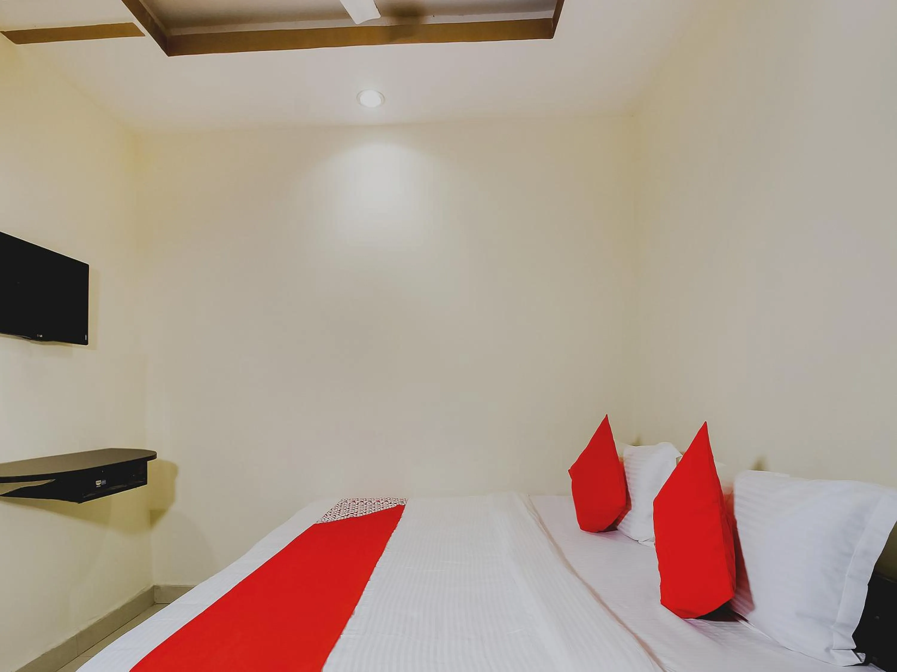 Bedroom, Bed in Hotel O by OYO Pradhann Home Stay