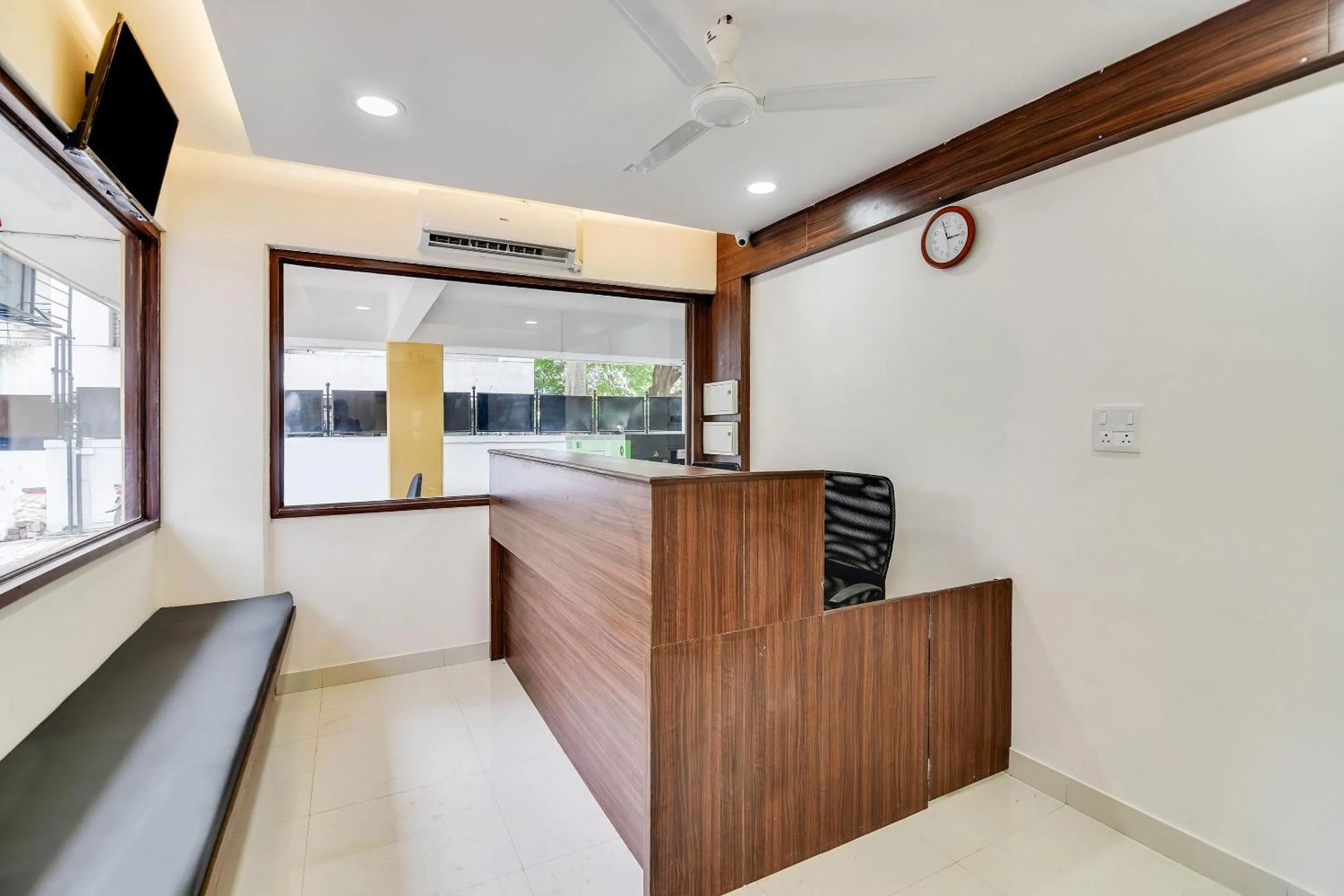 Lobby or reception in Hotel O Kohinoor Residency