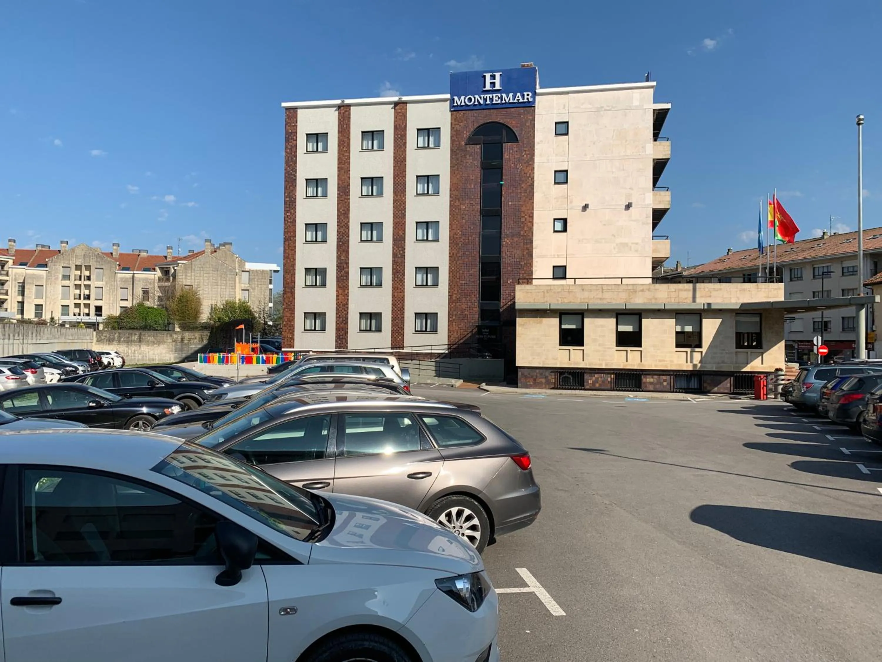 Facade/entrance in Montemar