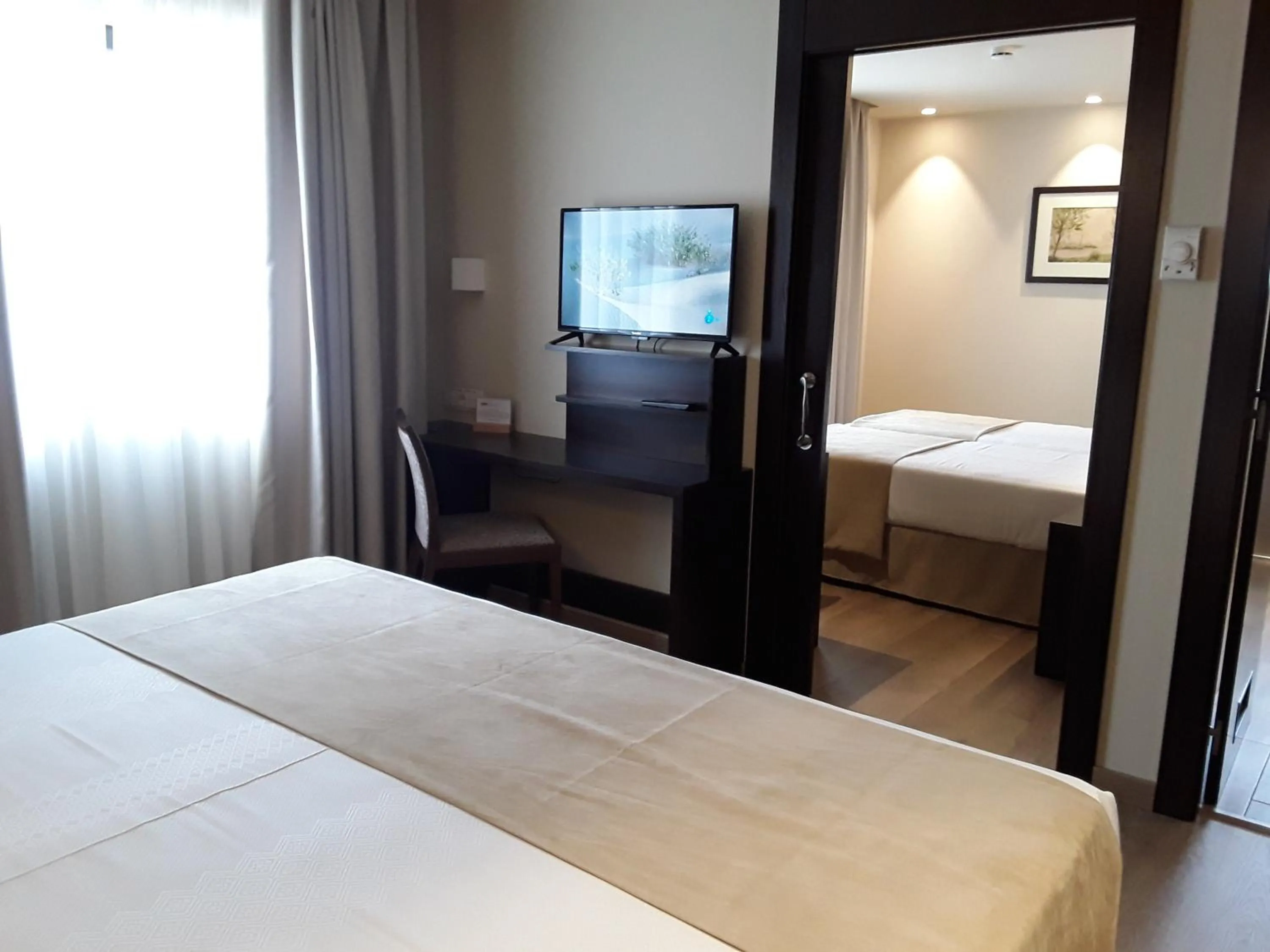 Photo of the whole room, Bed in Montemar