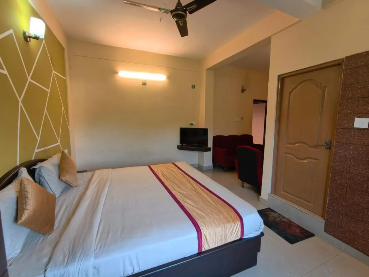Bed in Hill View Residency