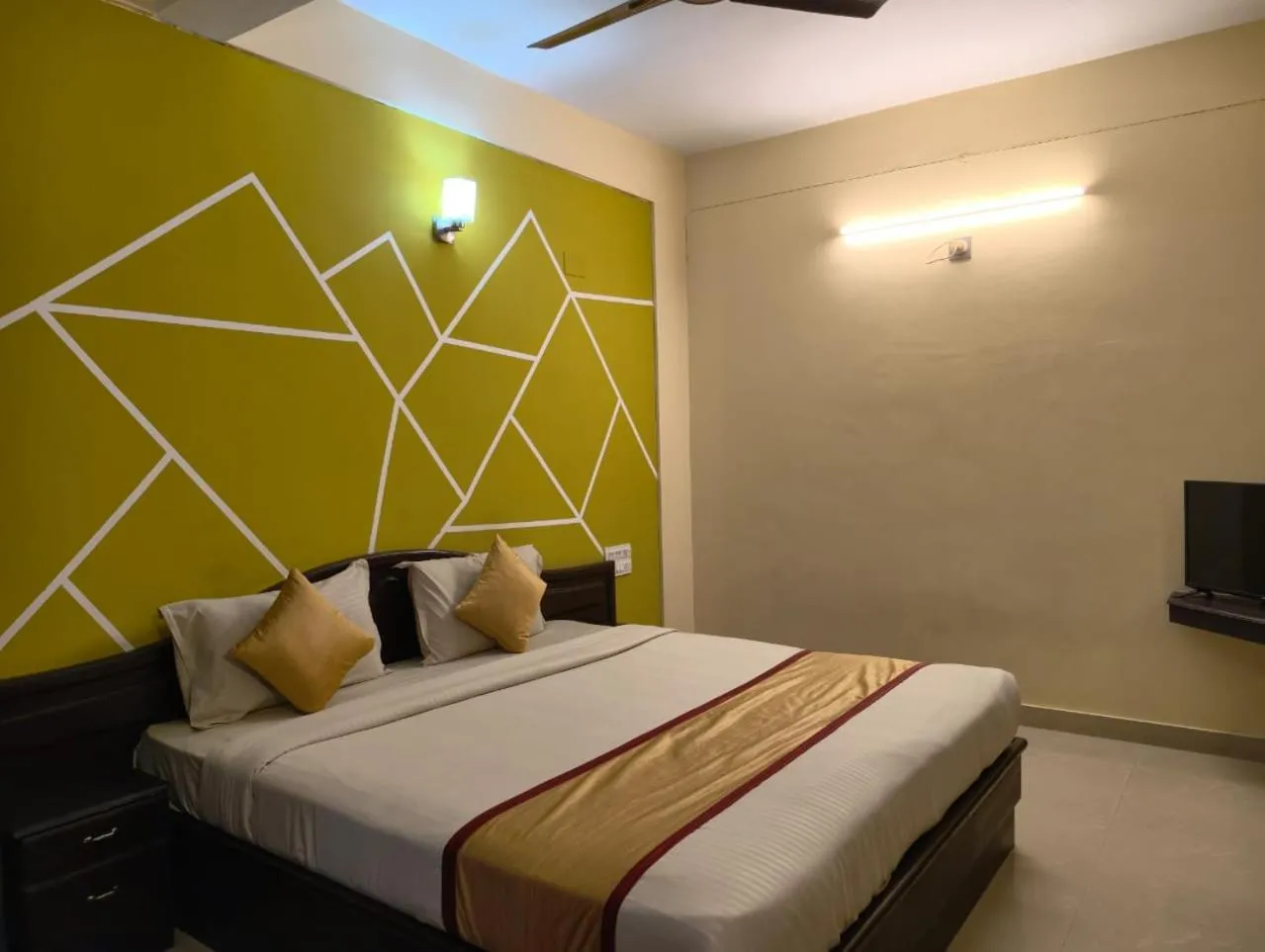 Bed in Hill View Residency