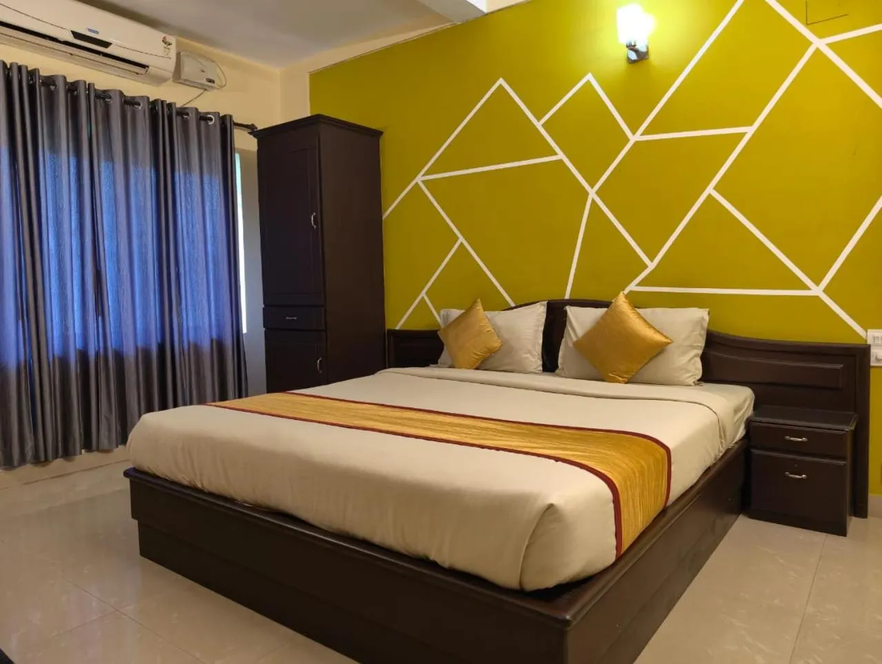 Bed in Hill View Residency