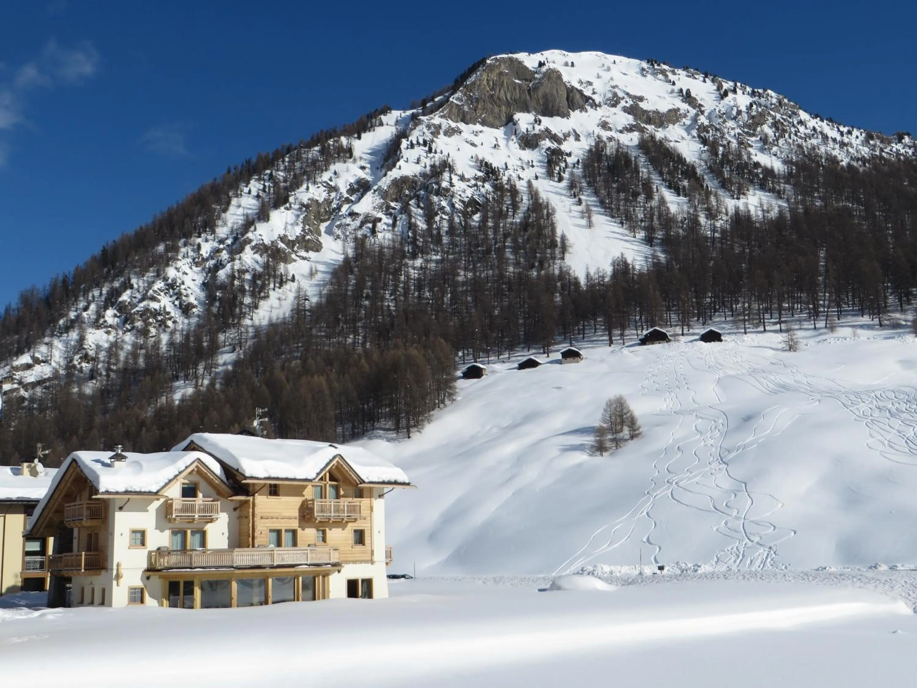 Property building in B&B Ecohotel Chalet des Alpes