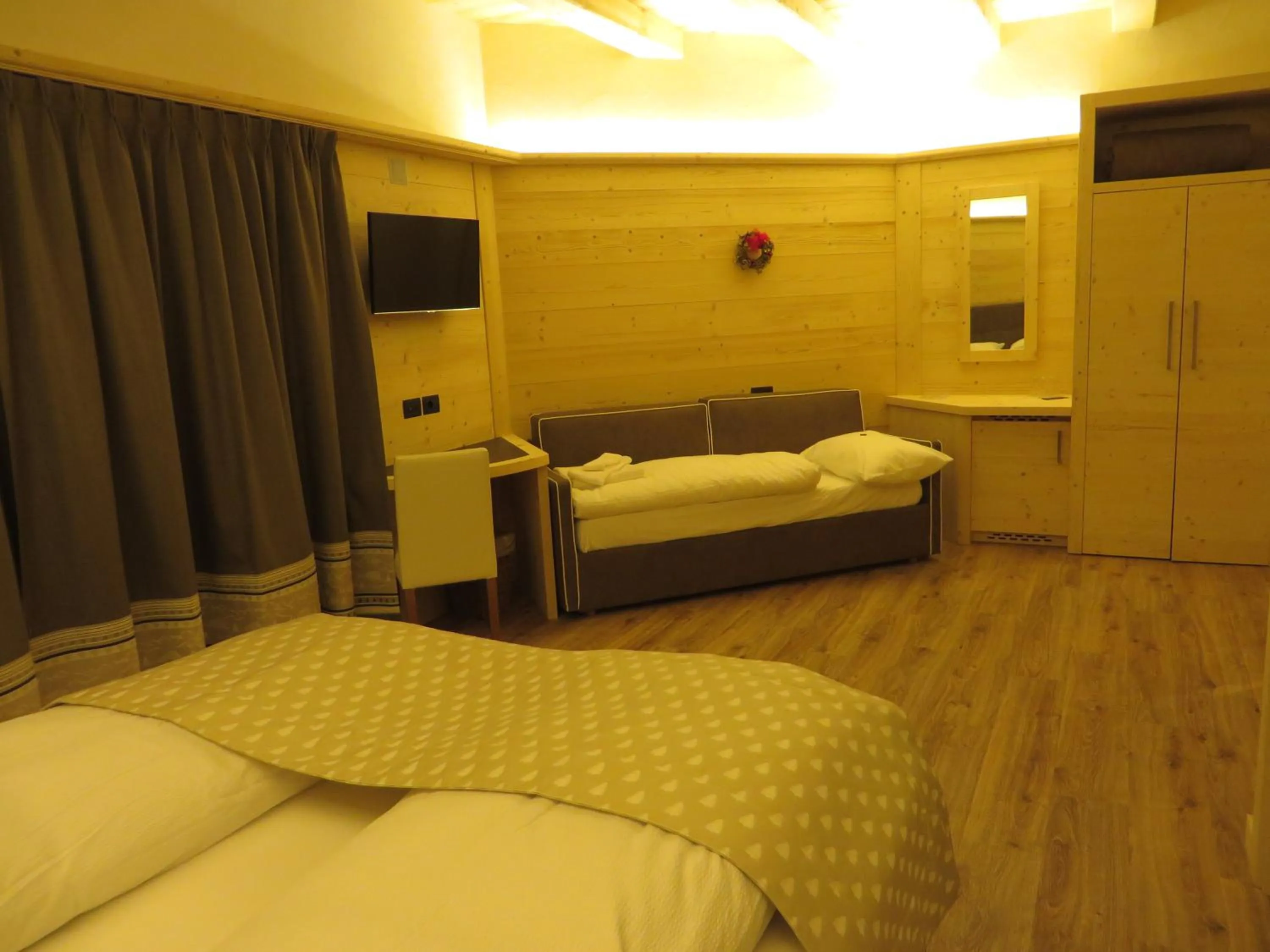 Photo of the whole room, Bed in B&B Ecohotel Chalet des Alpes