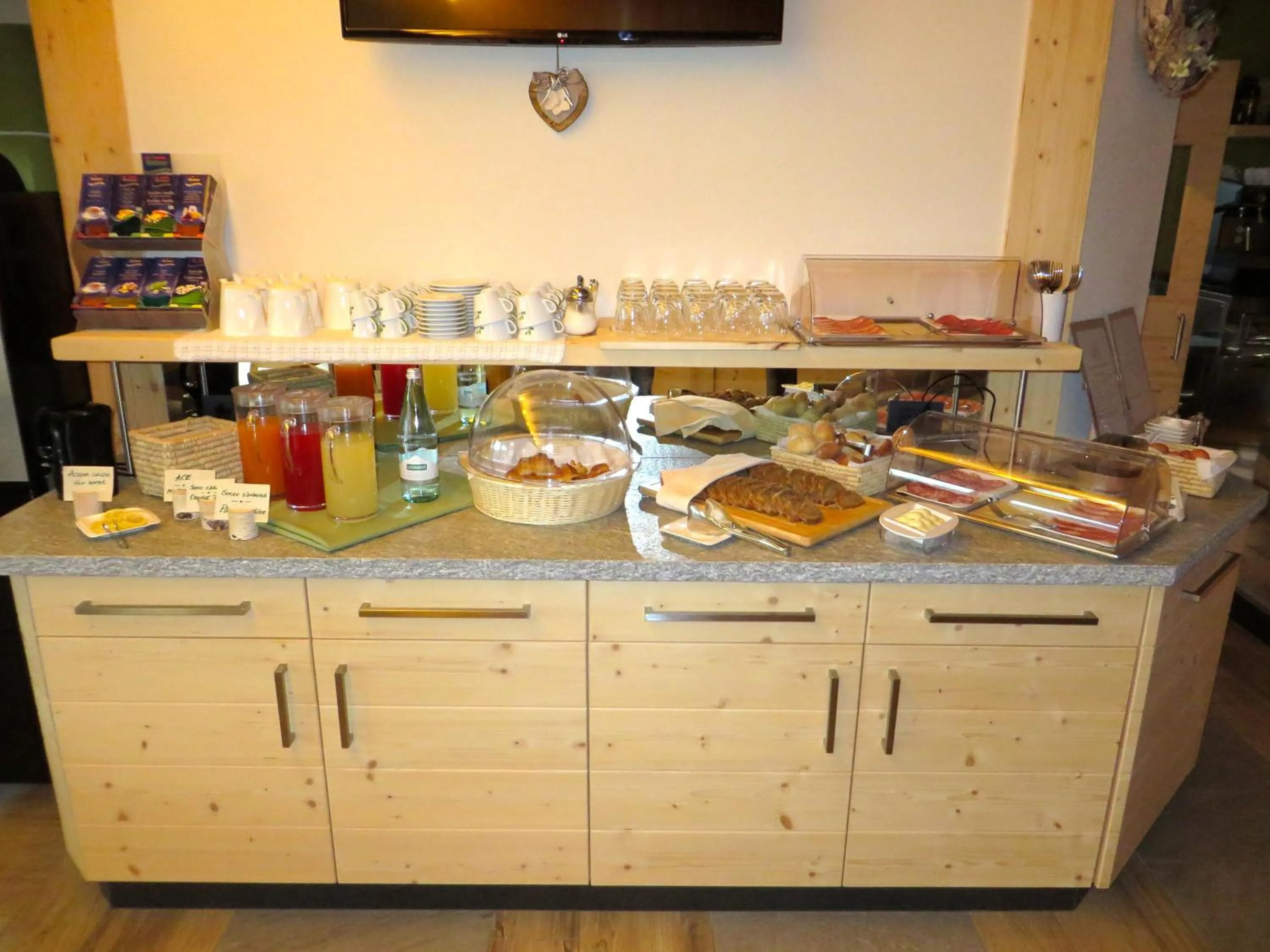 Food and drinks in B&B Ecohotel Chalet des Alpes