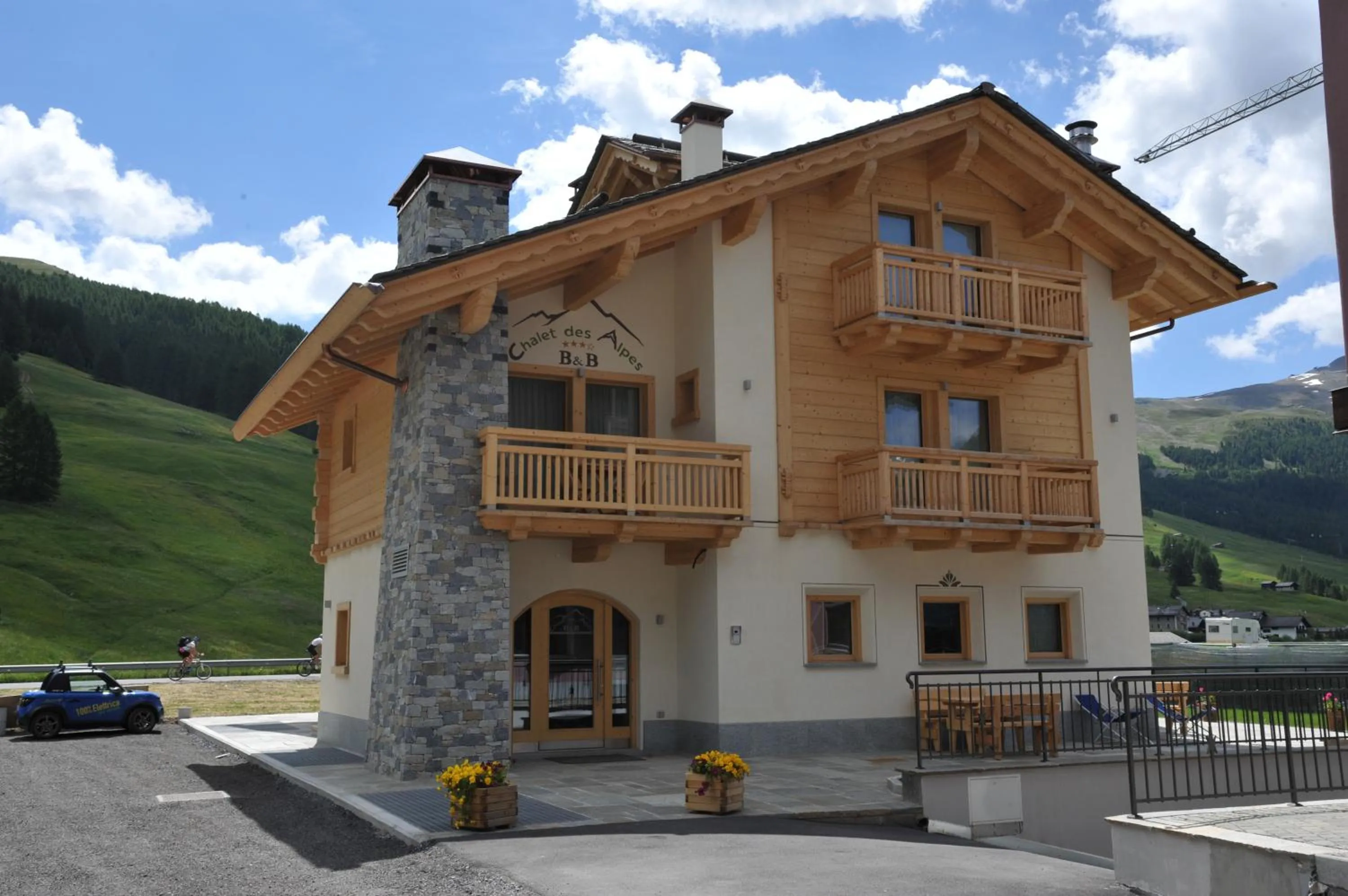 Property building in B&B Ecohotel Chalet des Alpes