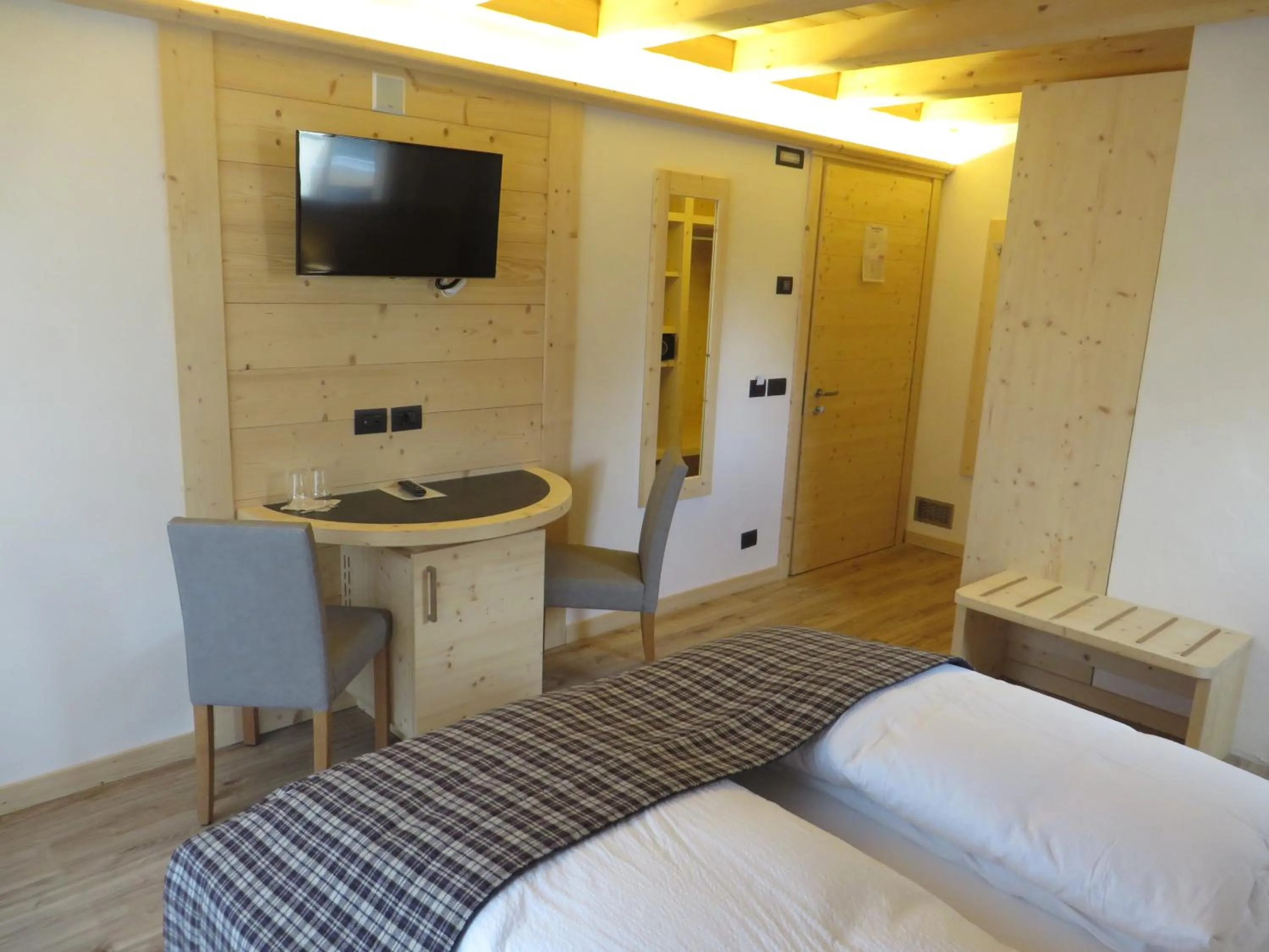 Photo of the whole room, Bed in B&B Ecohotel Chalet des Alpes