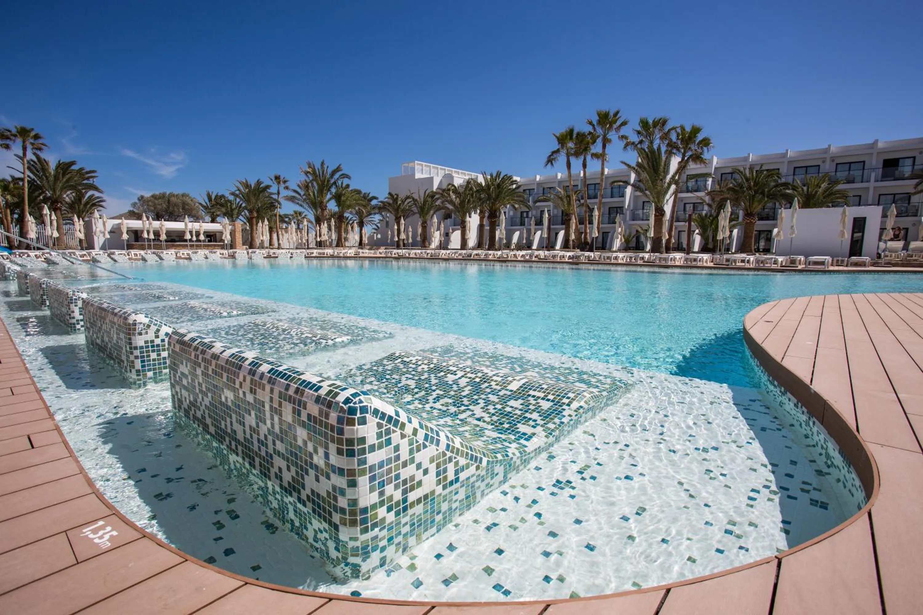 Swimming pool in Grand Palladium White Island Resort & Spa - All Inclusive