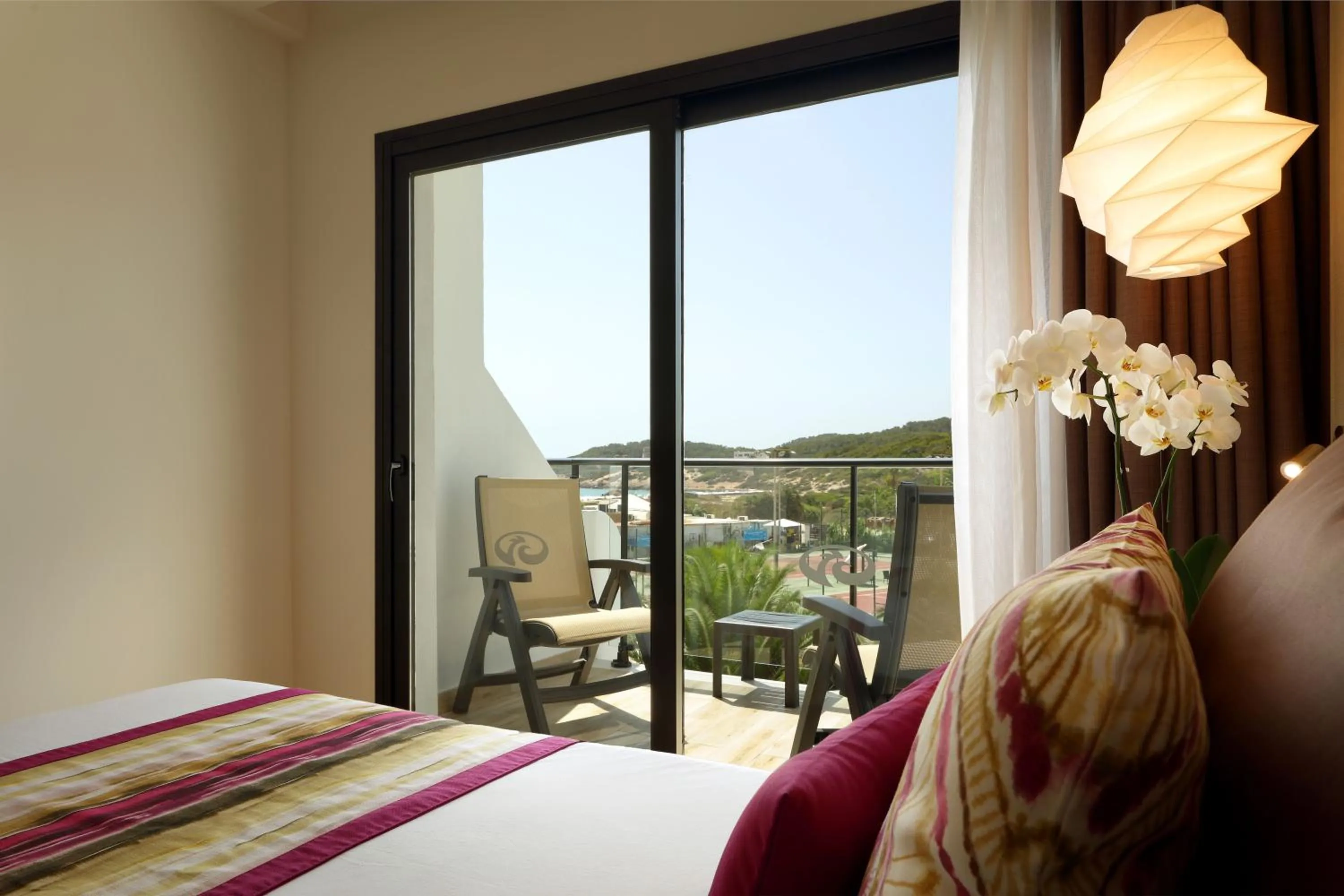 Balcony/Terrace, Bed in Grand Palladium White Island Resort & Spa - All Inclusive