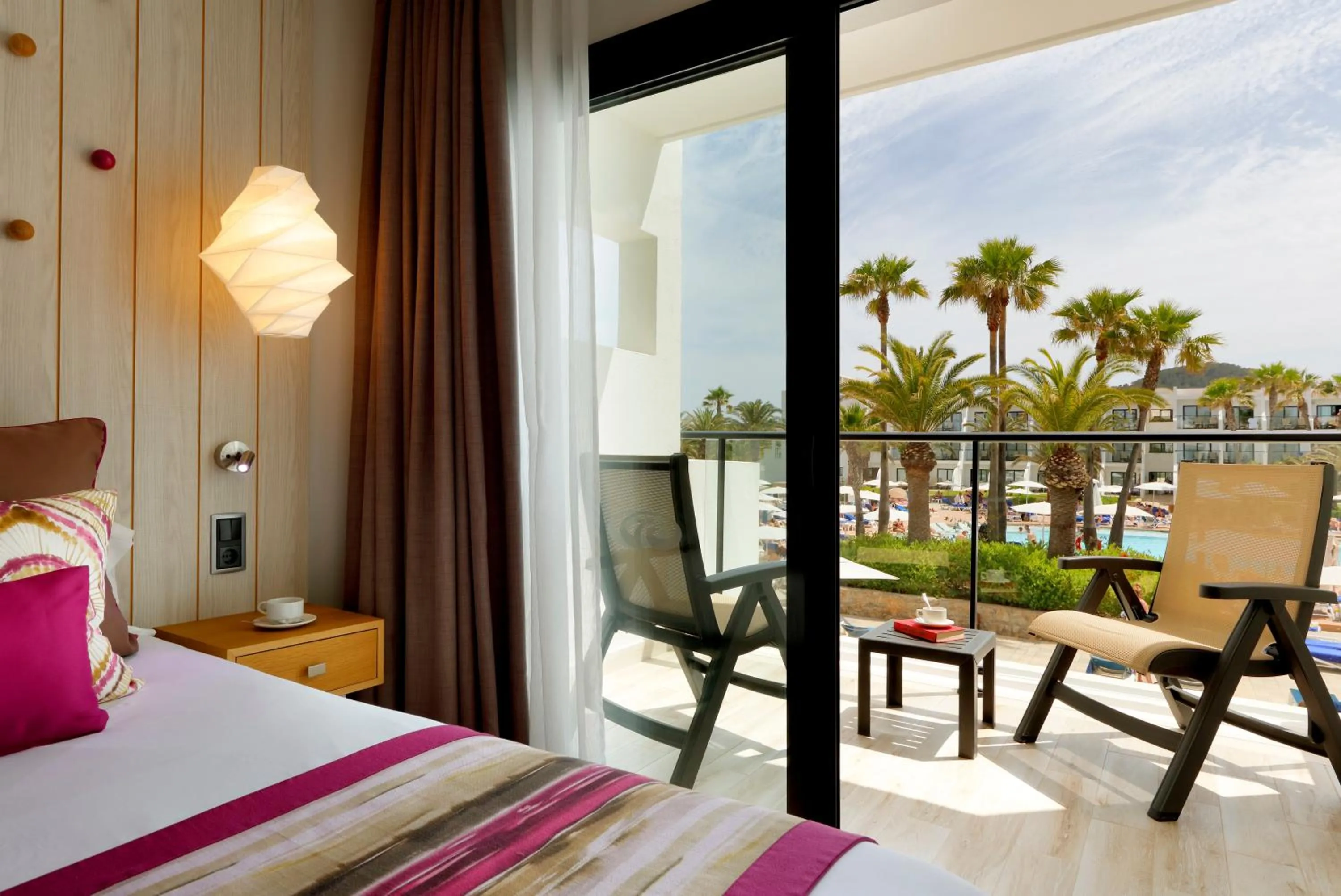 View (from property/room), Bed in Grand Palladium White Island Resort & Spa - All Inclusive