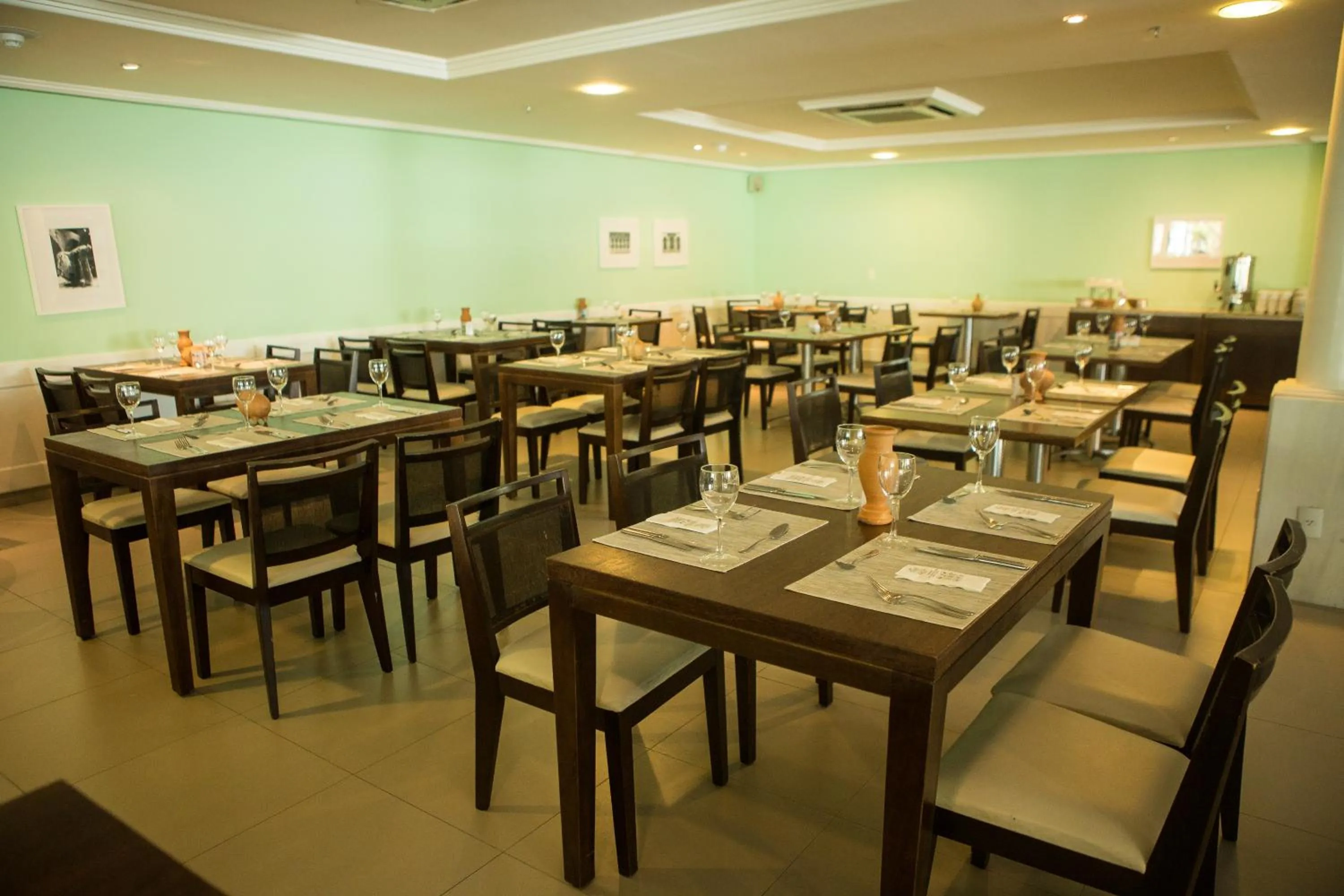 Restaurant/places to eat in Bahia Plaza Hotel