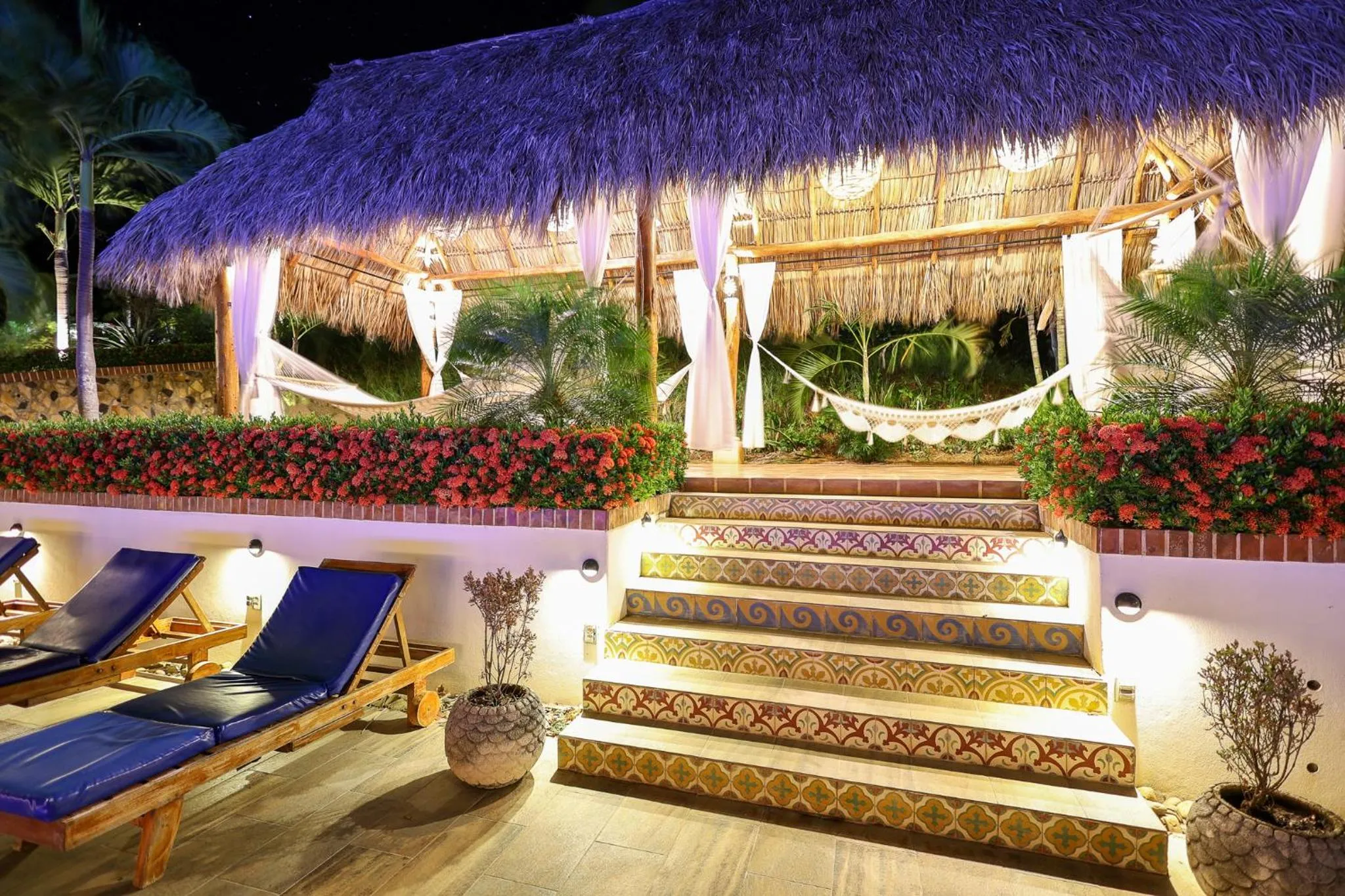 Patio in Nicawaves
