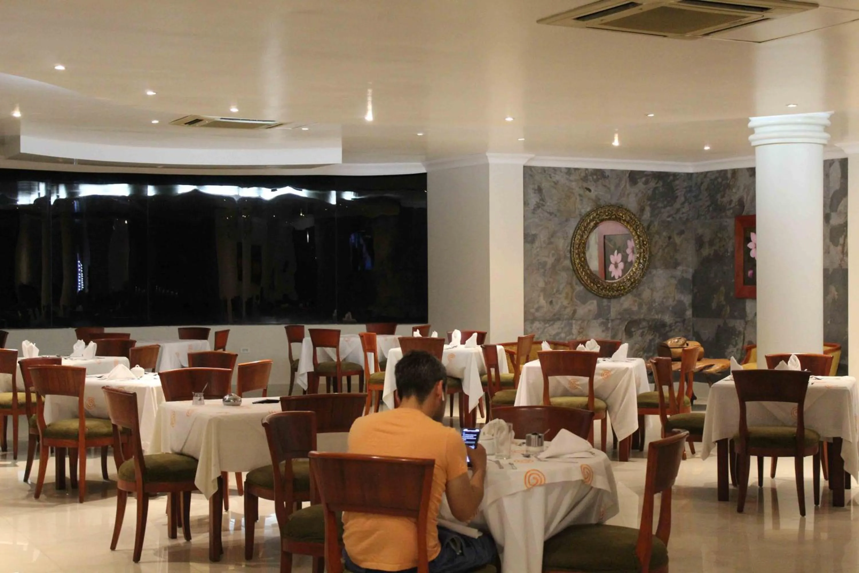 Restaurant/places to eat in Gran Hotel De Lago - El Coca