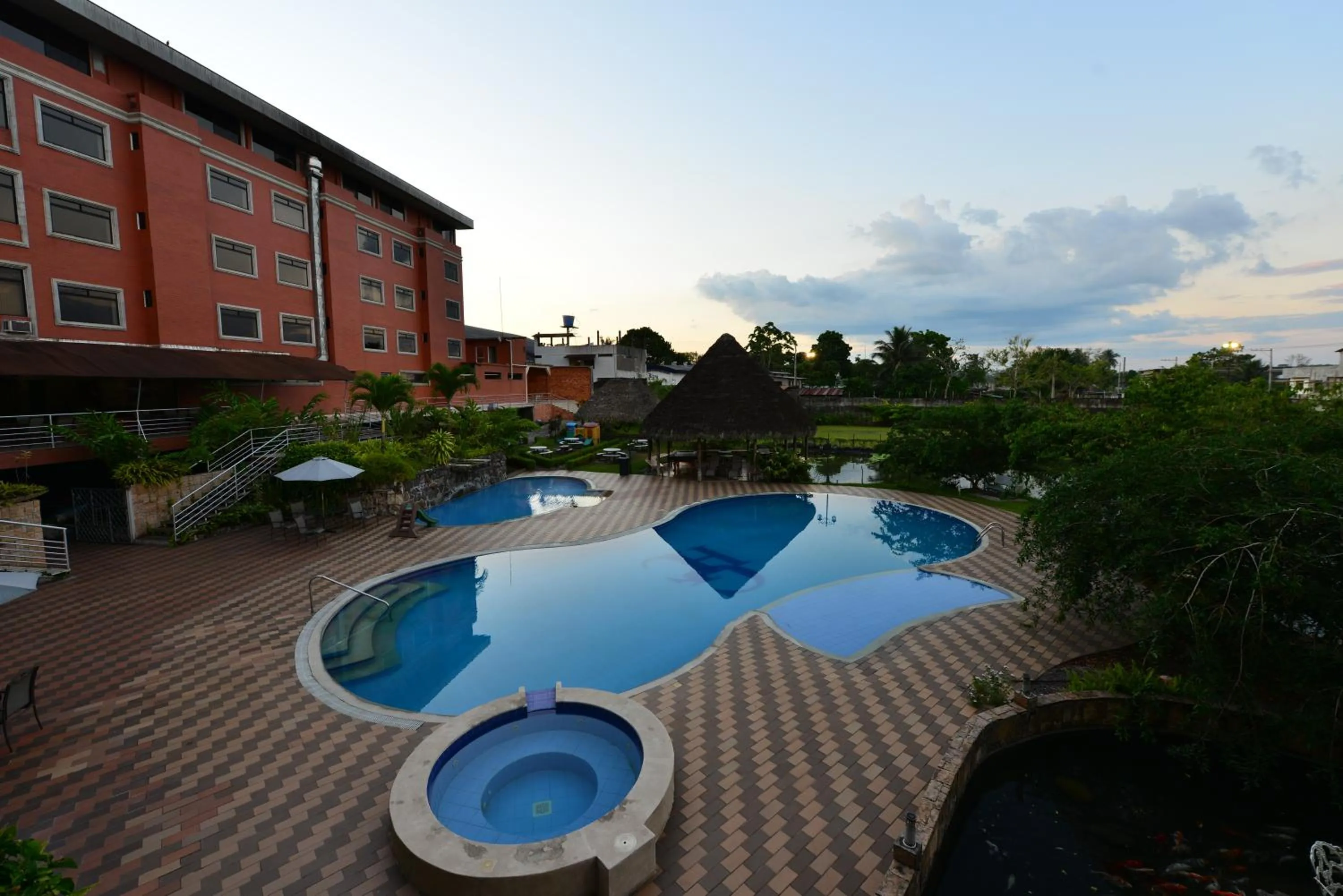 Lounge or bar in Gran Hotel De Lago - El Coca