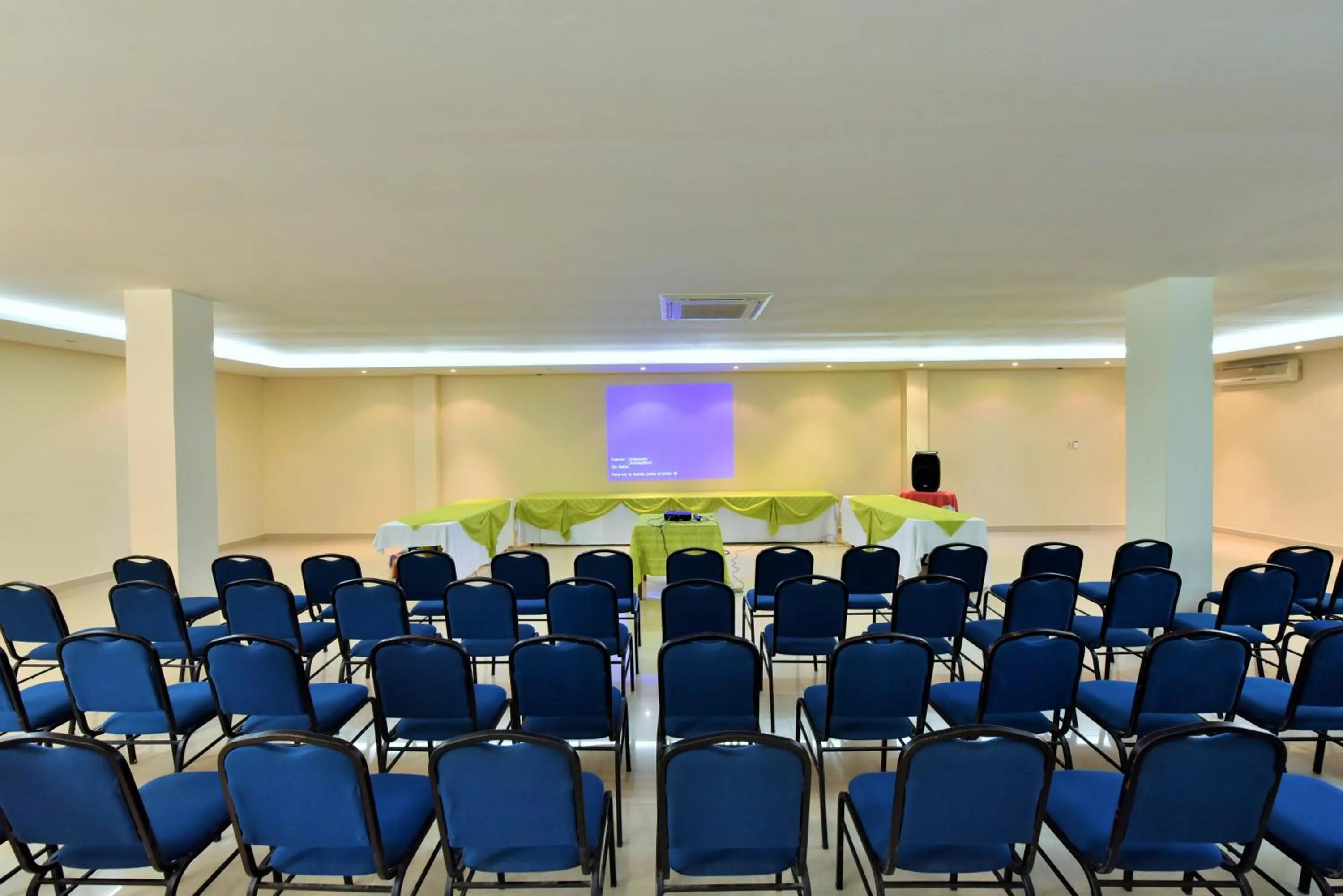 Business facilities in Gran Hotel De Lago - El Coca