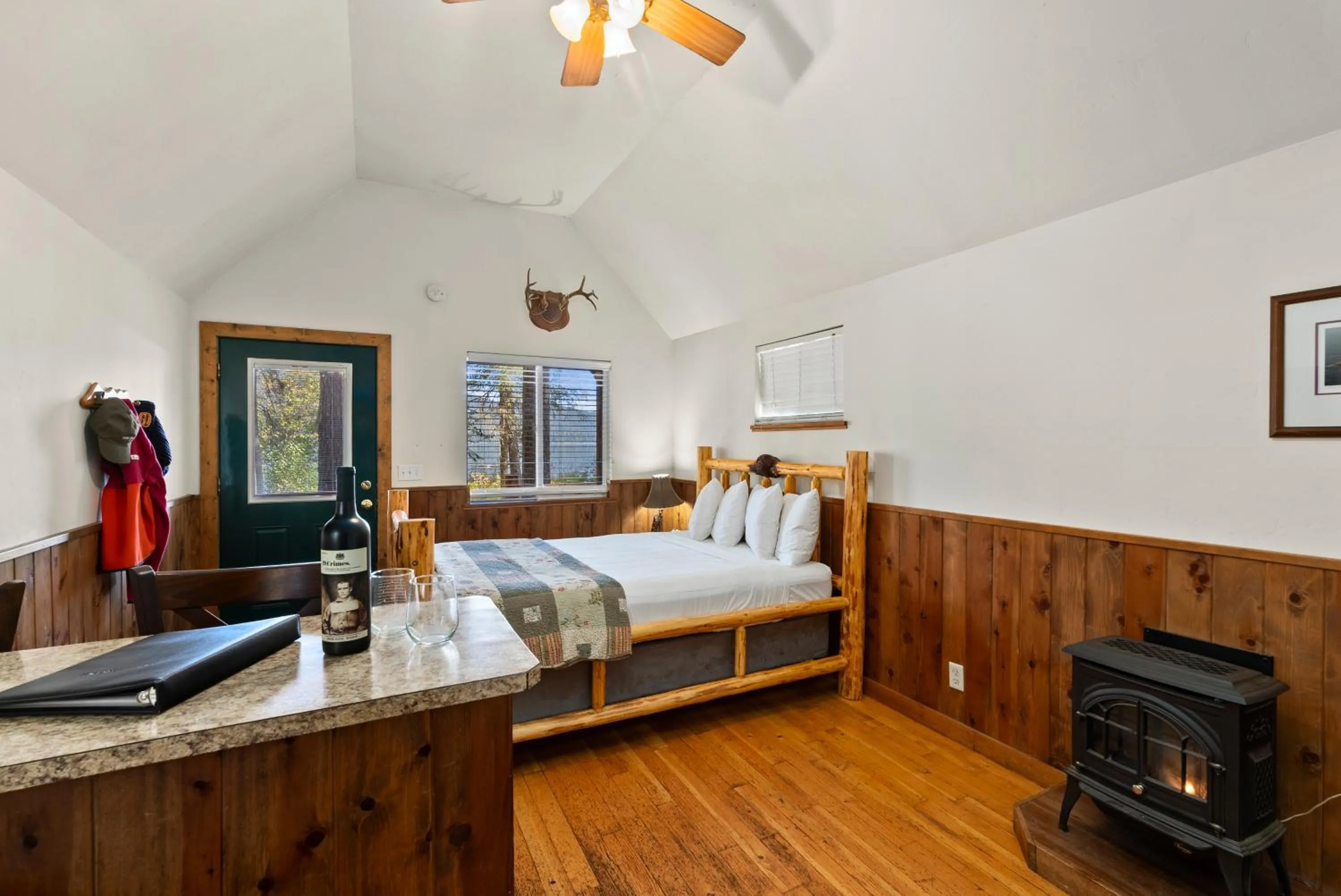 Bedroom in Shelter Cove Resort & Marina
