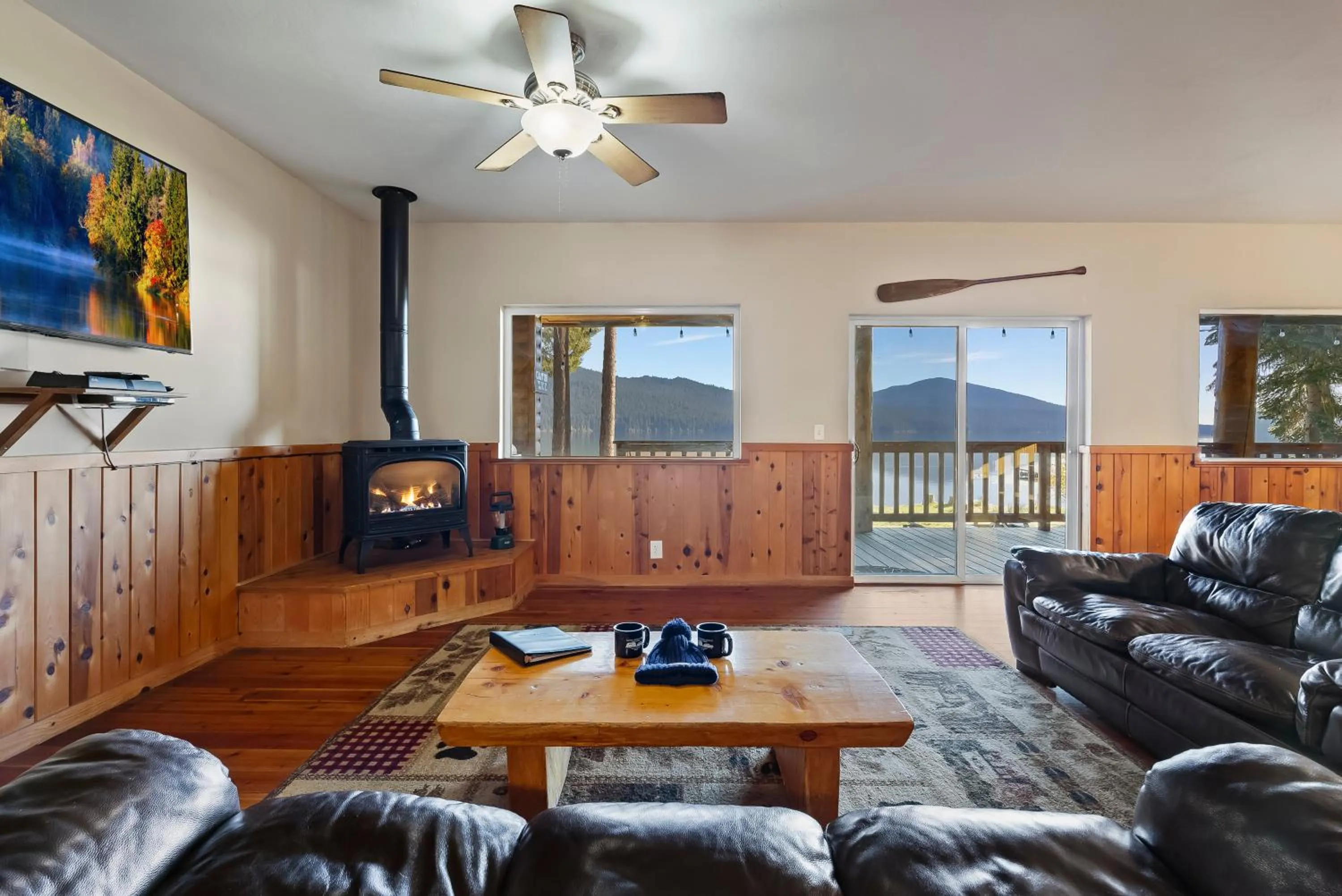 Seating area in Shelter Cove Resort & Marina