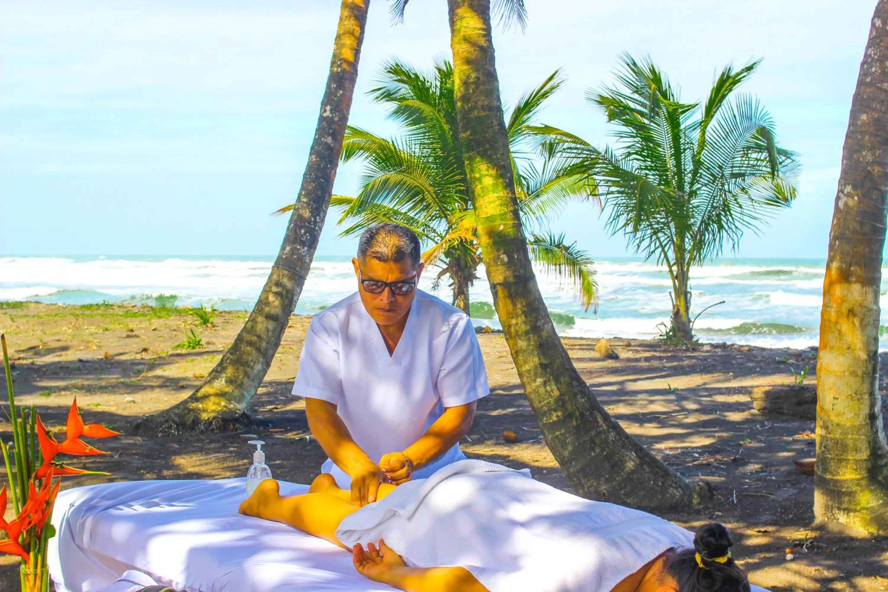 Massage in Hotel Tortuguero Beachfront
