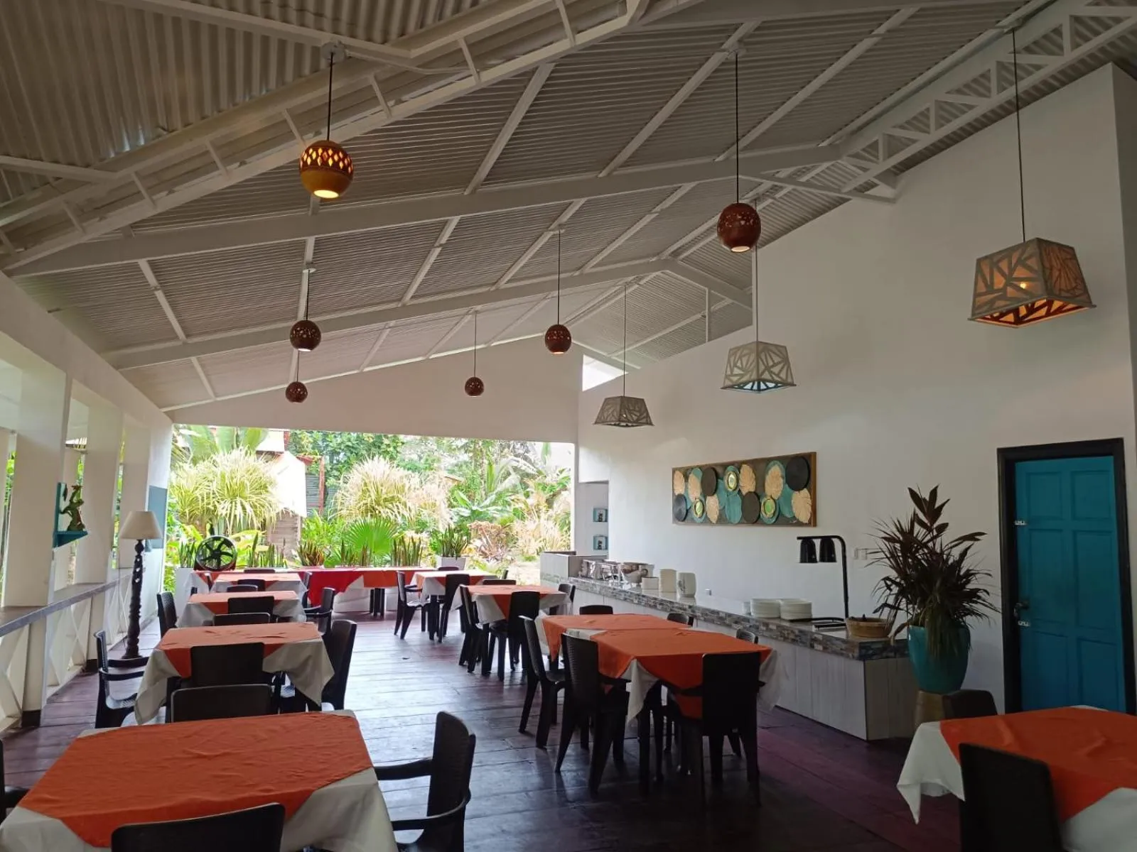 Restaurant/places to eat in Hotel Tortuguero Beachfront