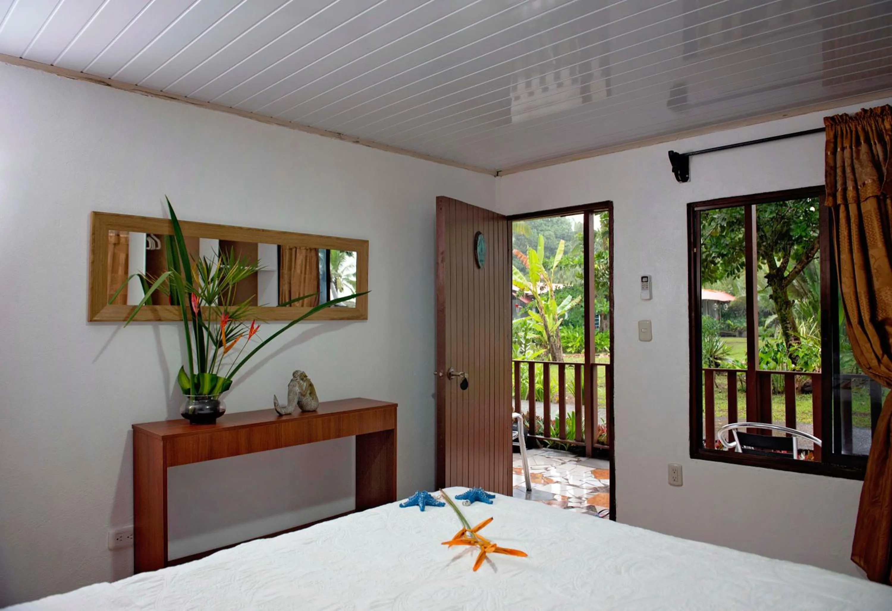Bed in Hotel Tortuguero Beachfront