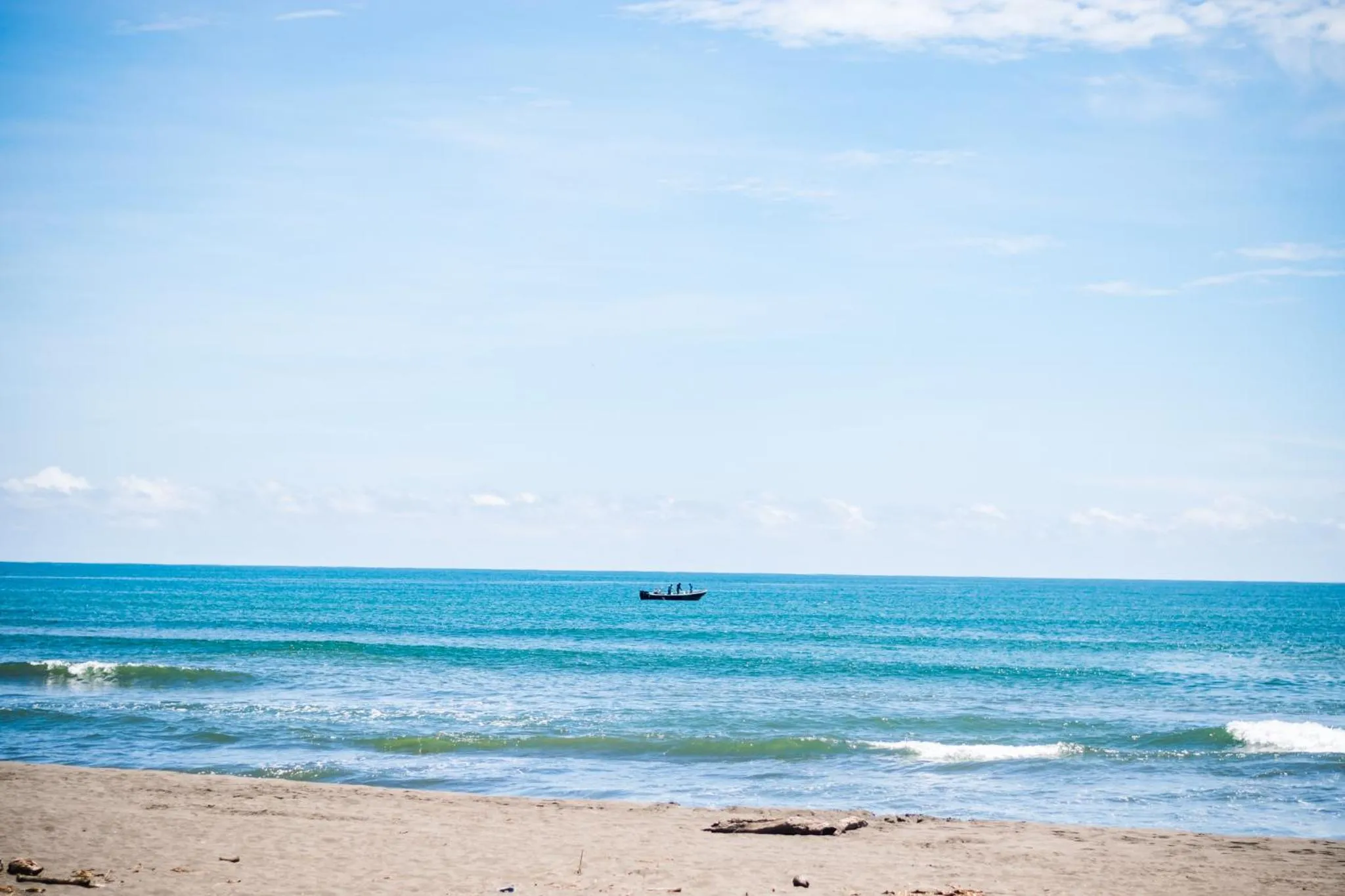 Beach in Hotel Tortuguero Beachfront
