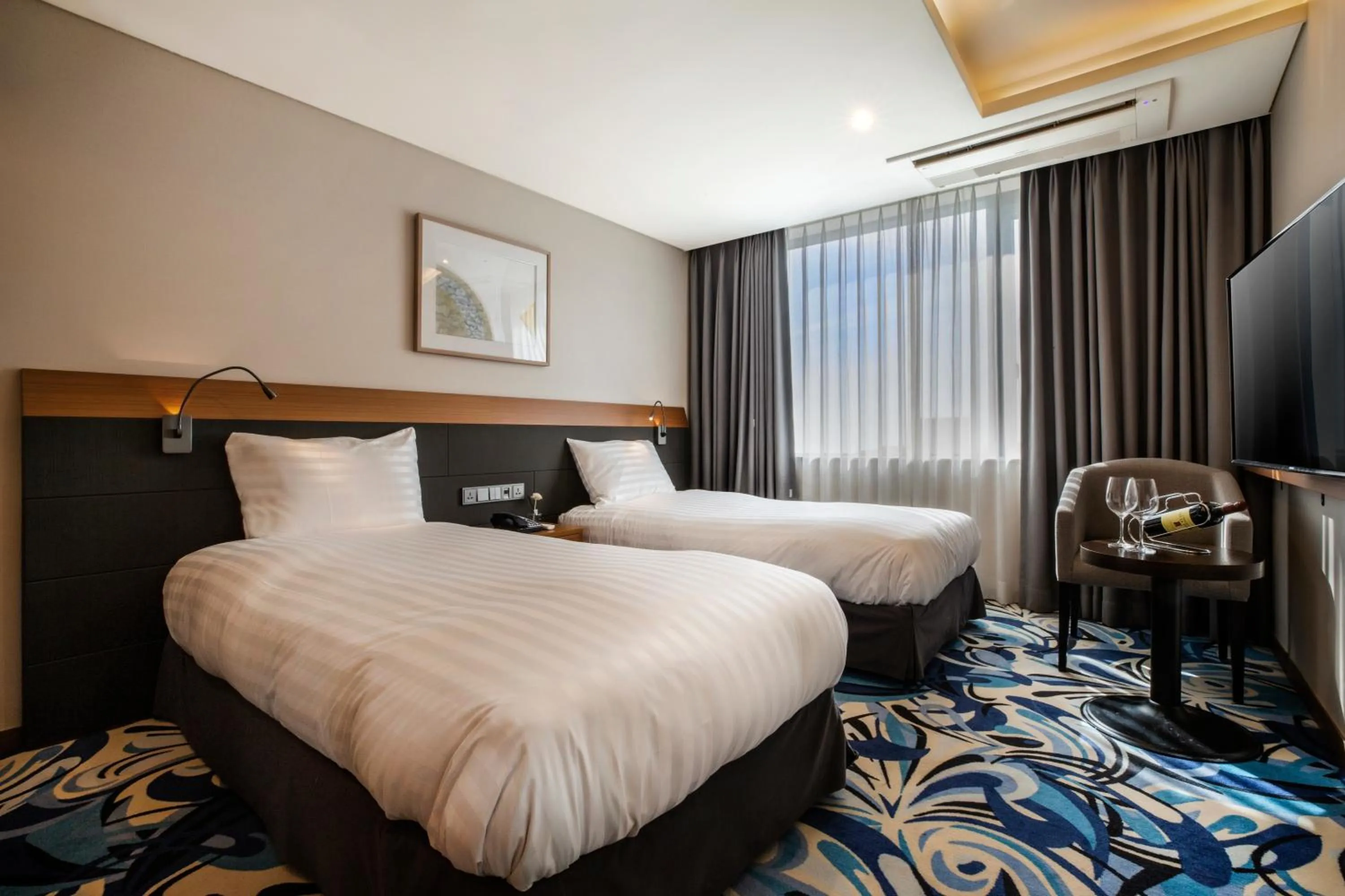 Spring, Bed in Shin Shin Hotel Jeju Airport