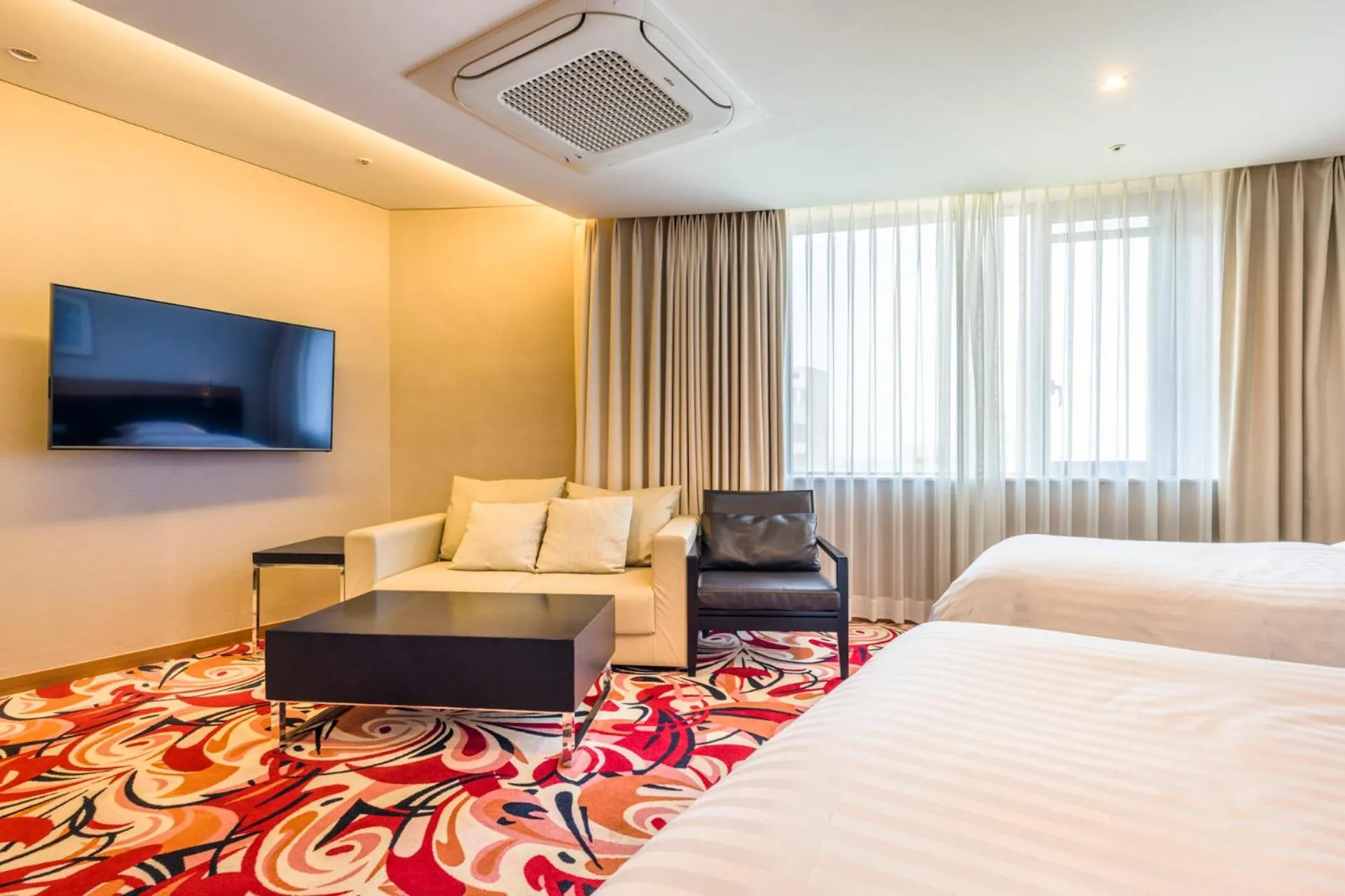 Bed in Shin Shin Hotel Jeju Airport