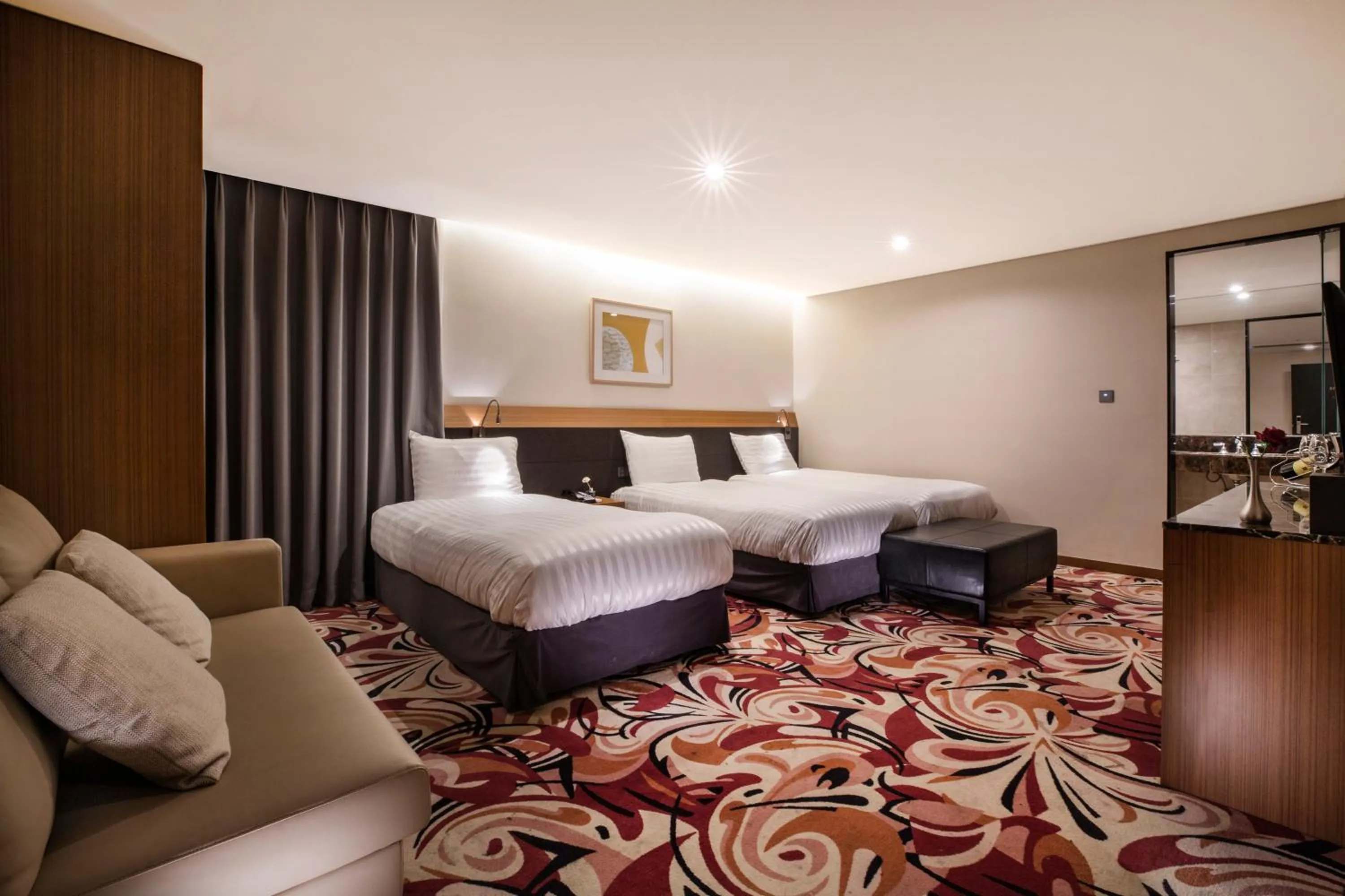 Bed in Shin Shin Hotel Jeju Airport