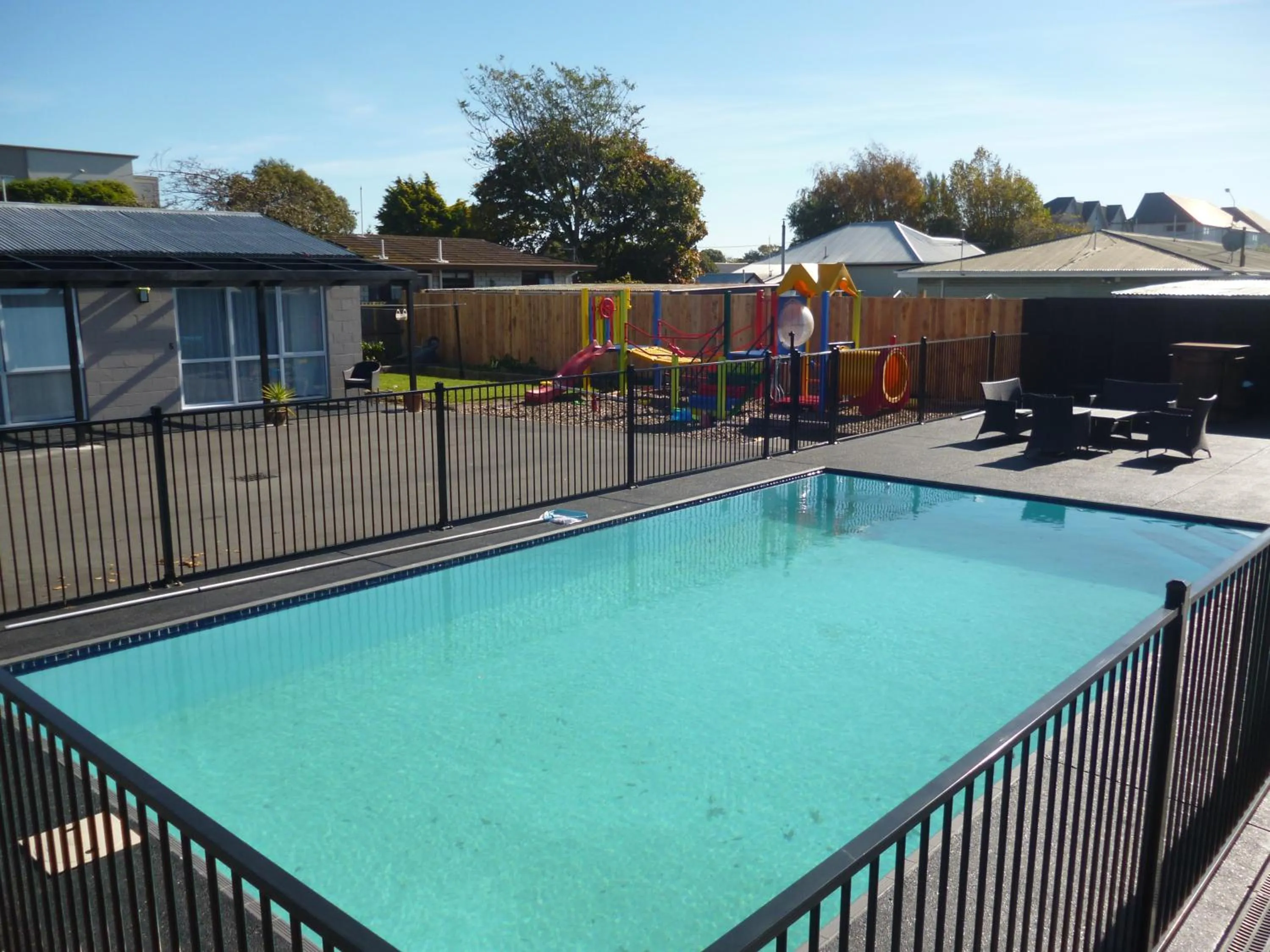 Facade/entrance in Cashel Court Motel