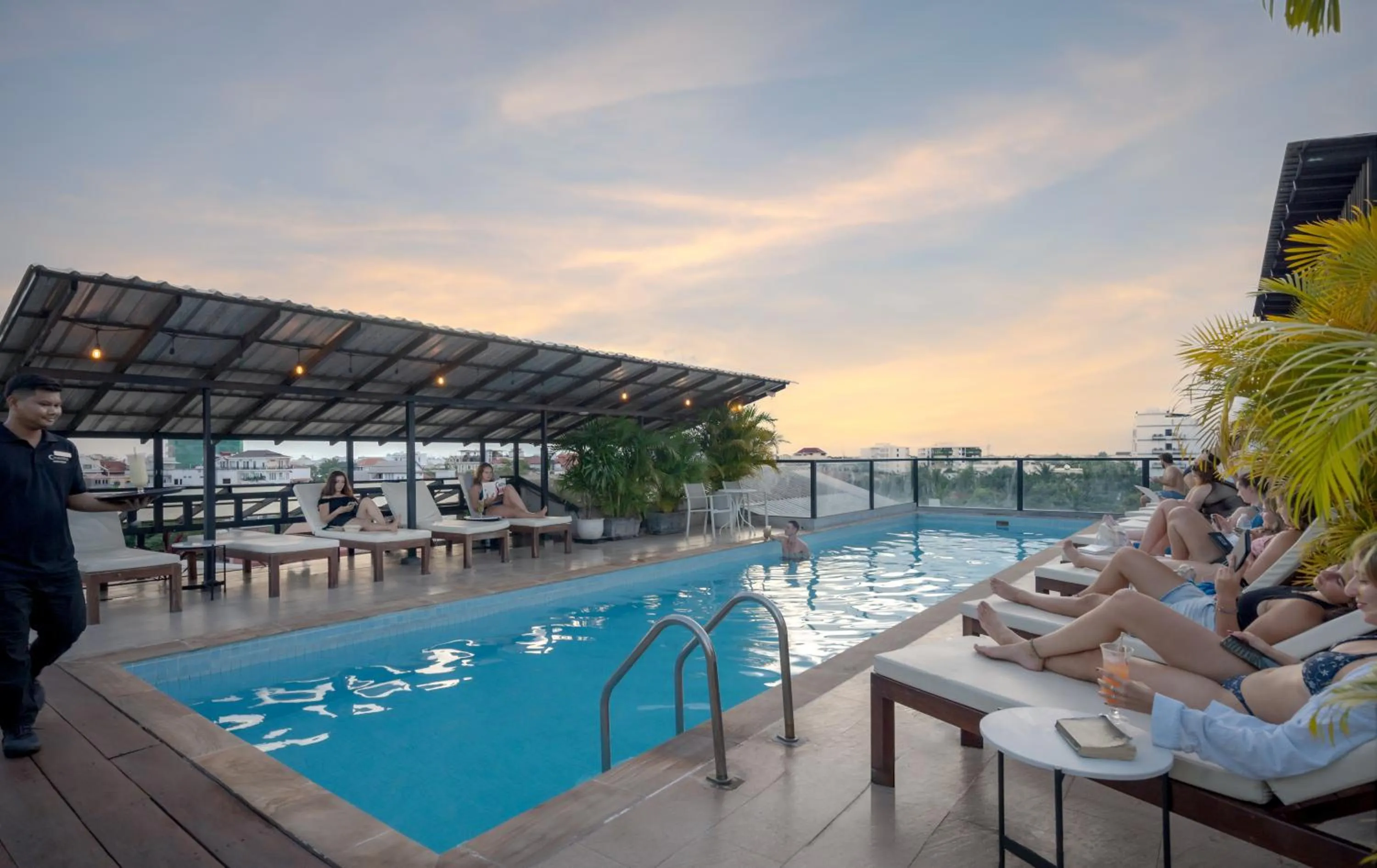 Swimming pool in Onederz Siem Reap