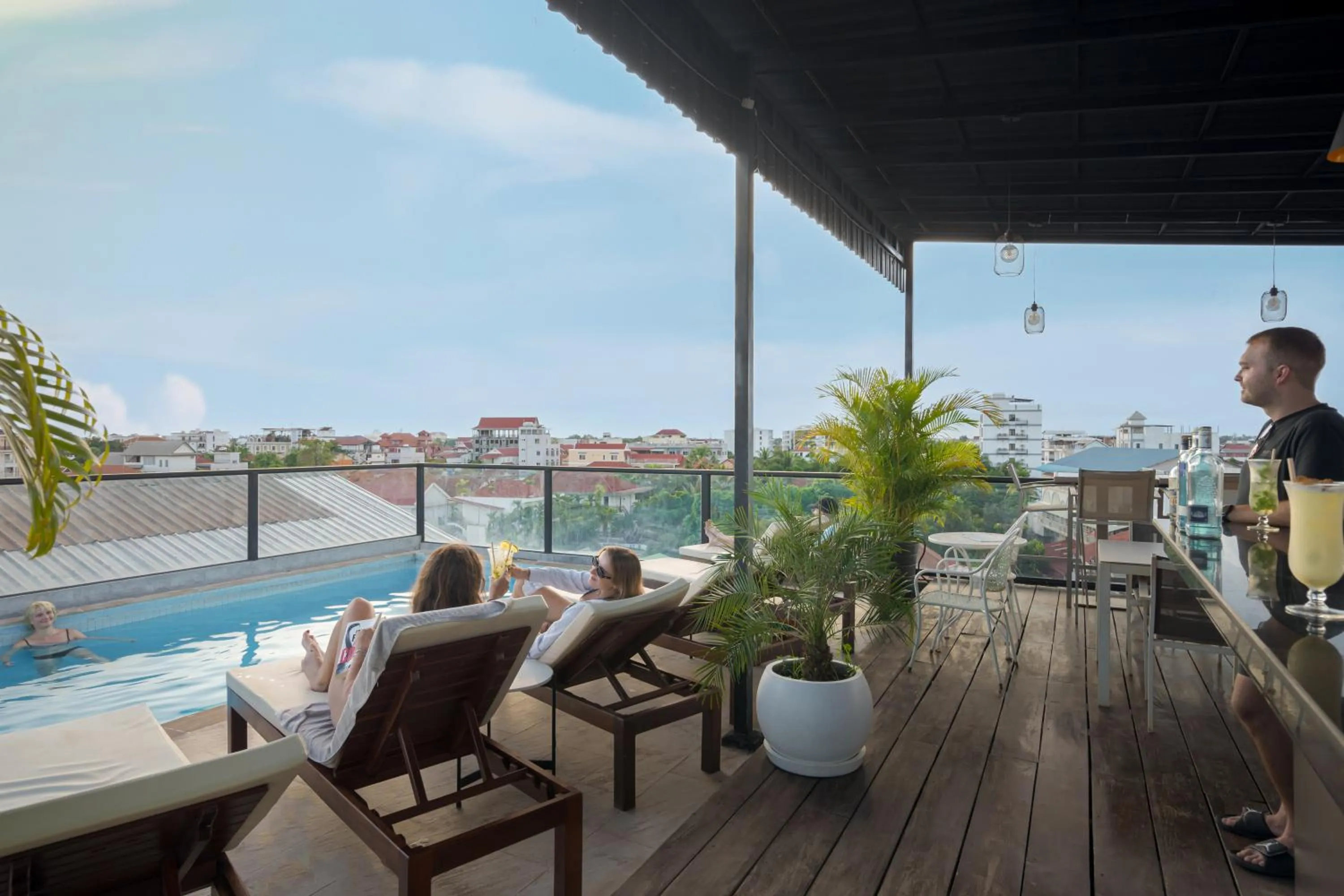 Swimming pool in Onederz Siem Reap