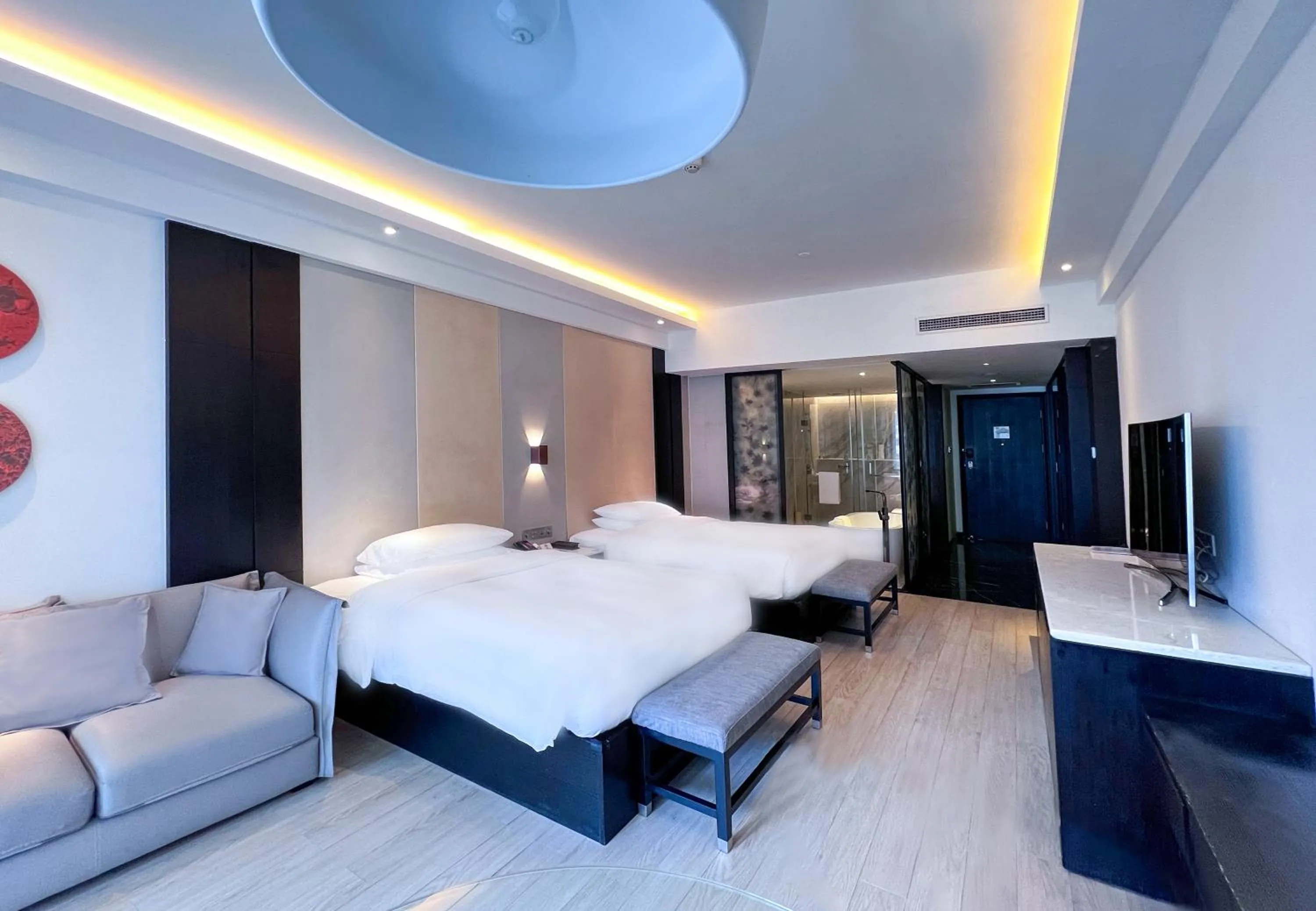 Photo of the whole room, Bed in Palace Resort Yalong Bay Sanya