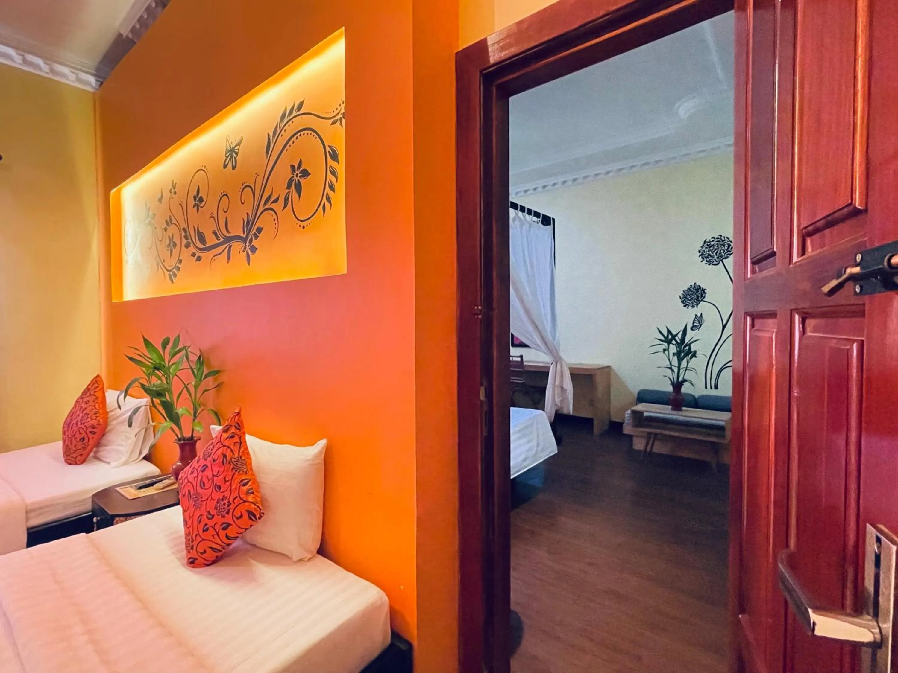 Bed in Central Indochine d'Angkor Hotel